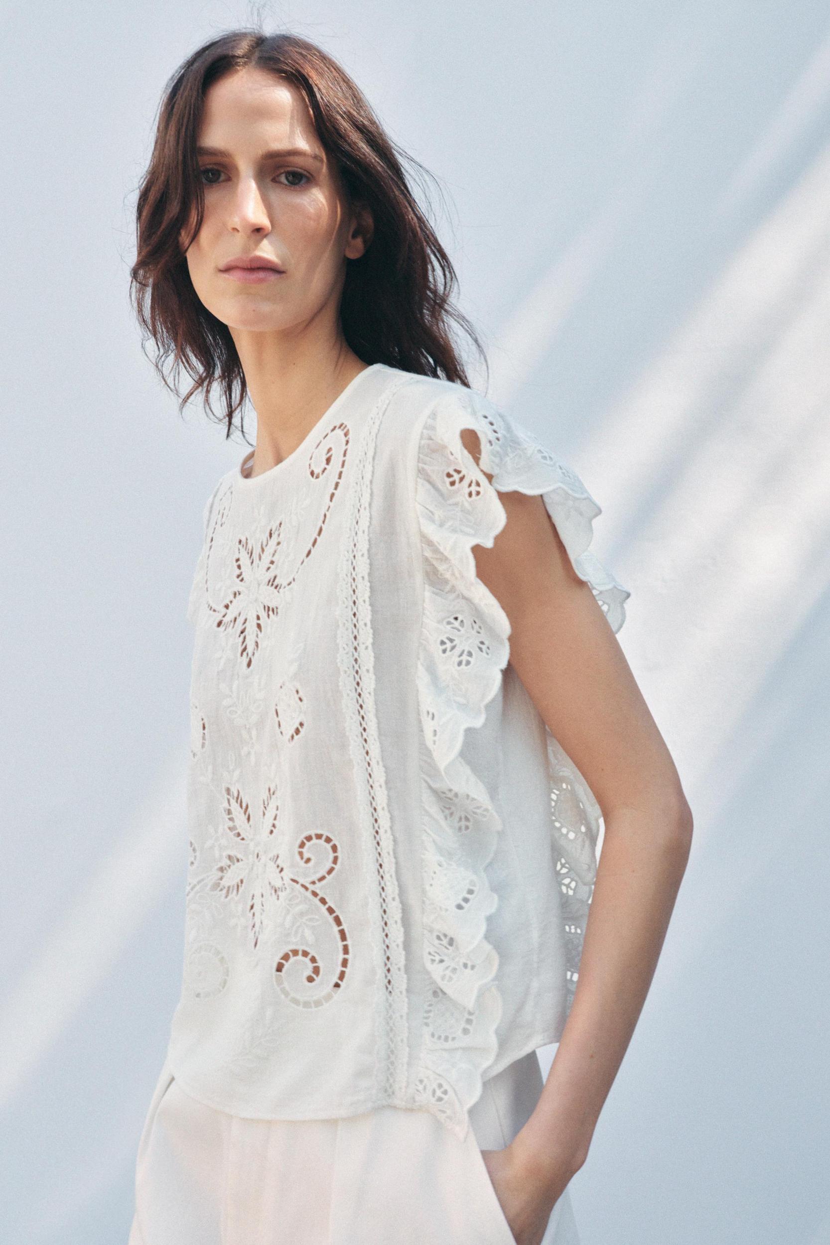 EMBROIDERED ROMANTIC BLOUSE ZW COLLECTION Product Image