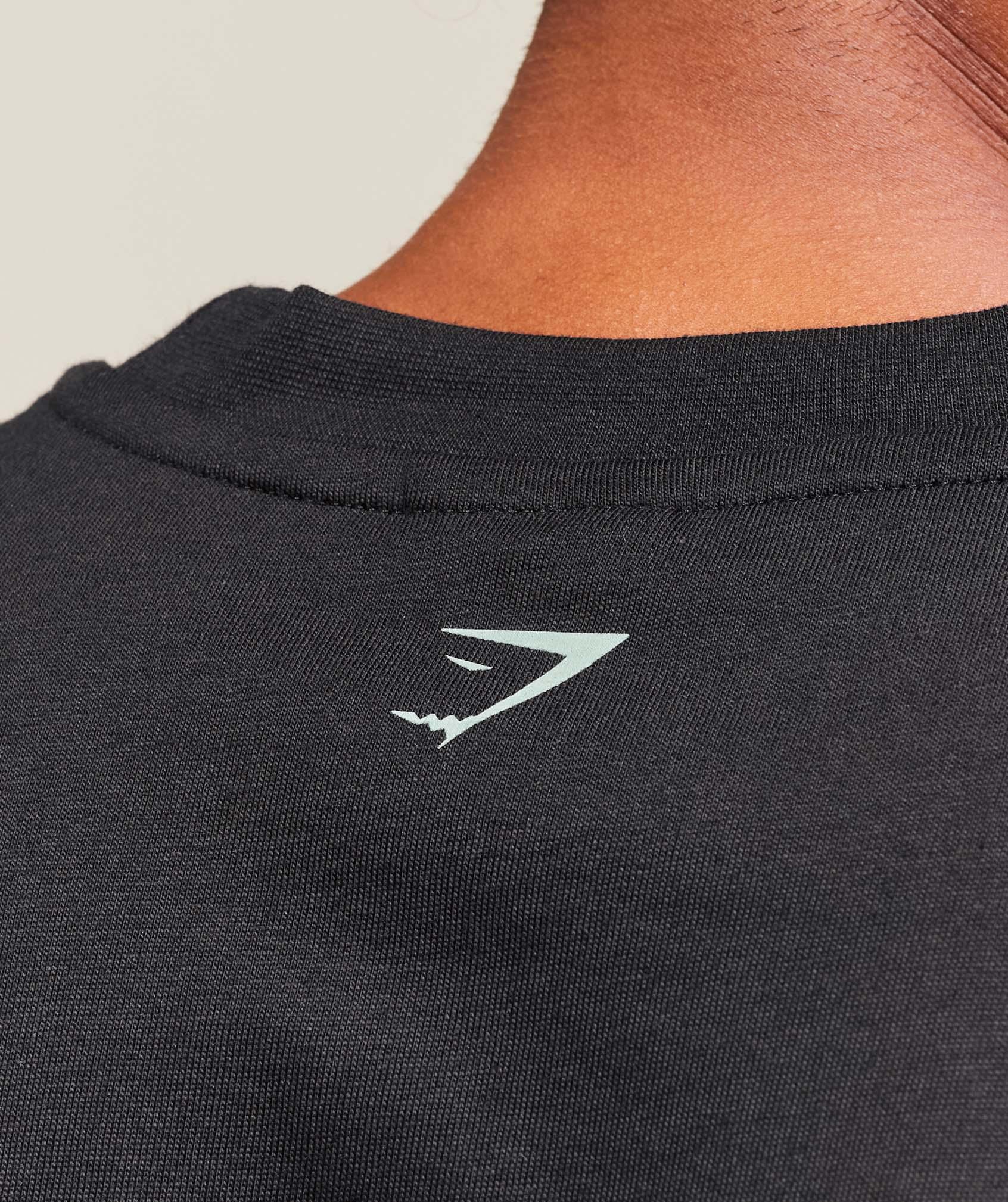 Gymshark Lifting Essentials T-Shirt - Black Male Product Image