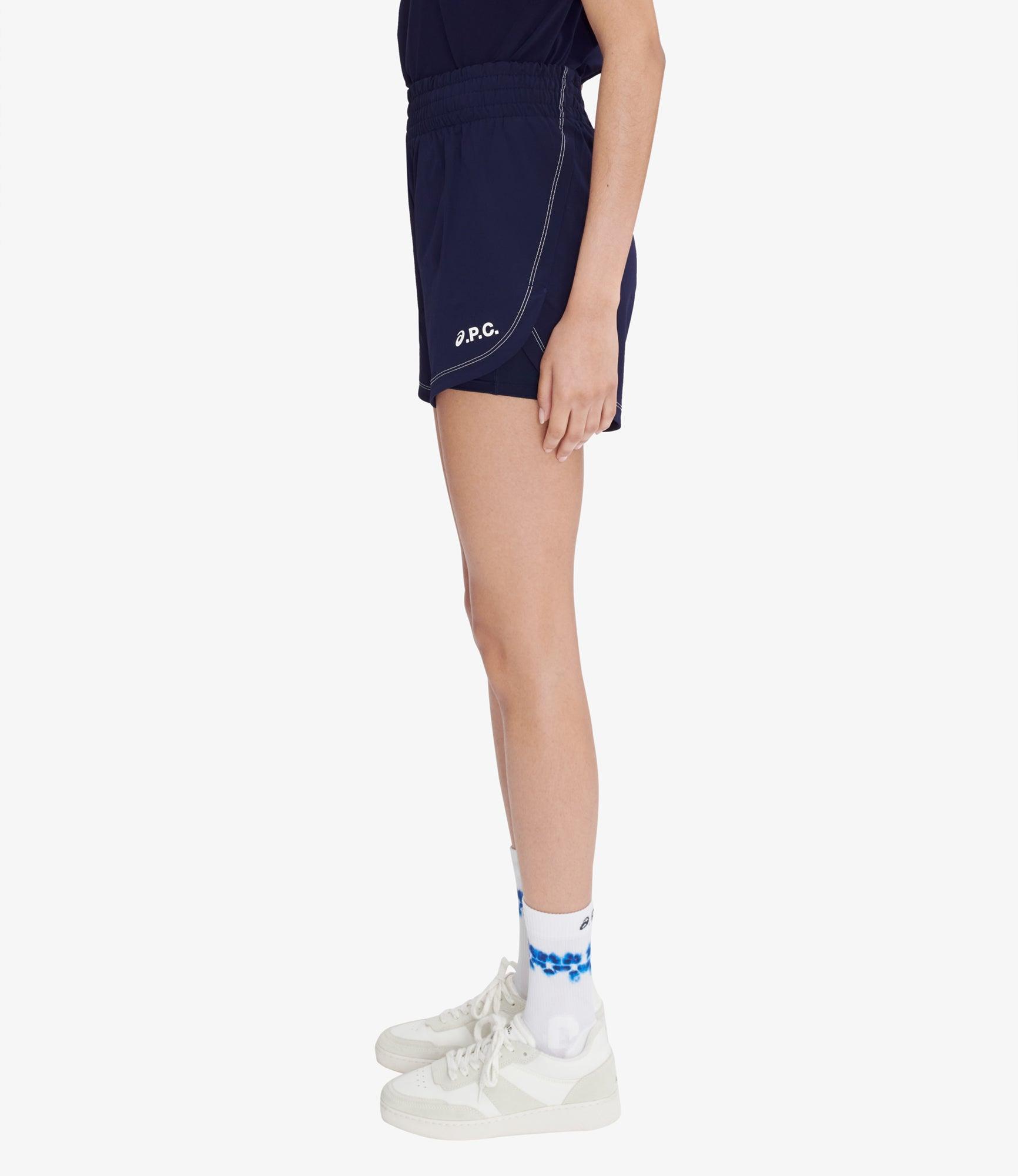 On Court 2 In 1 Shorts Female Product Image