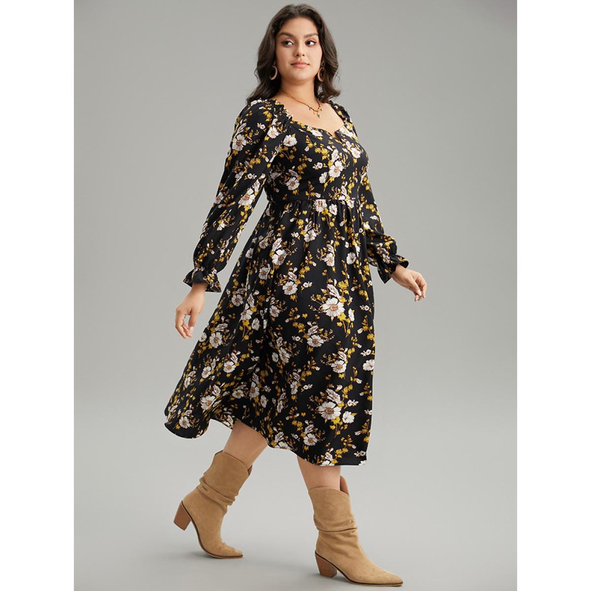 Plus Size Floral Print Notched Frill Trim Gathered Shirred Dress Black Women Vacation Gathered Notched collar Long Sleeve Curvy Midi Dress BloomChic 10/M Product Image