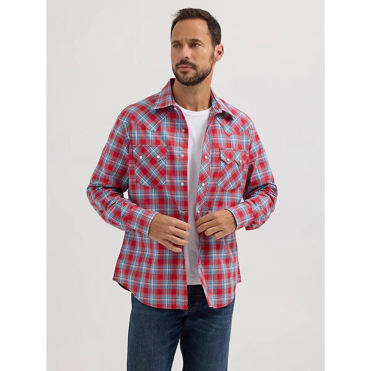 Men's Wrangler Retro® Long Sleeve Sawtooth Snap Pocket Western Shirt in Cherry Product Image