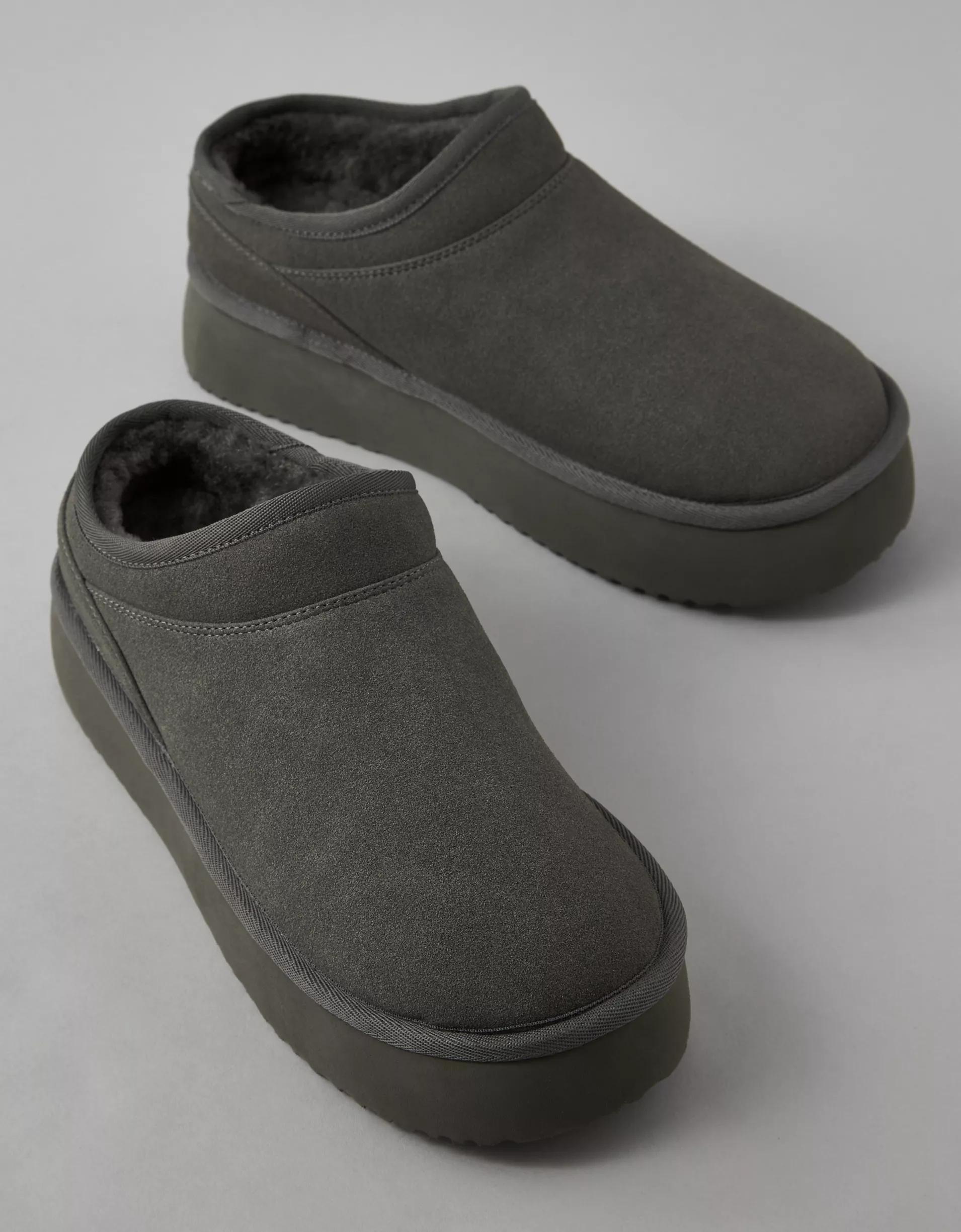 AE The Hangout Slip-On Slipper Product Image