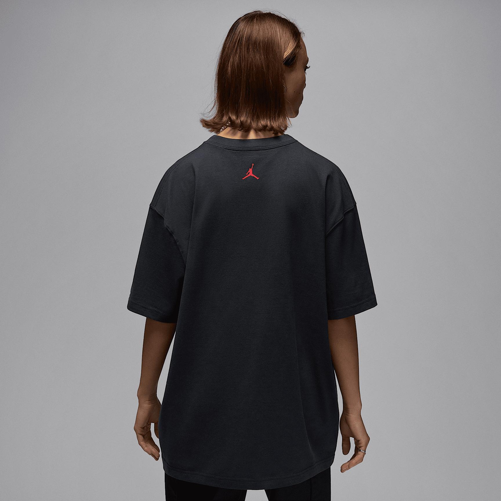 Womens Jordan Oversized Short-Sleeve Graphic T-Shirt | HJ0190-045 Product Image