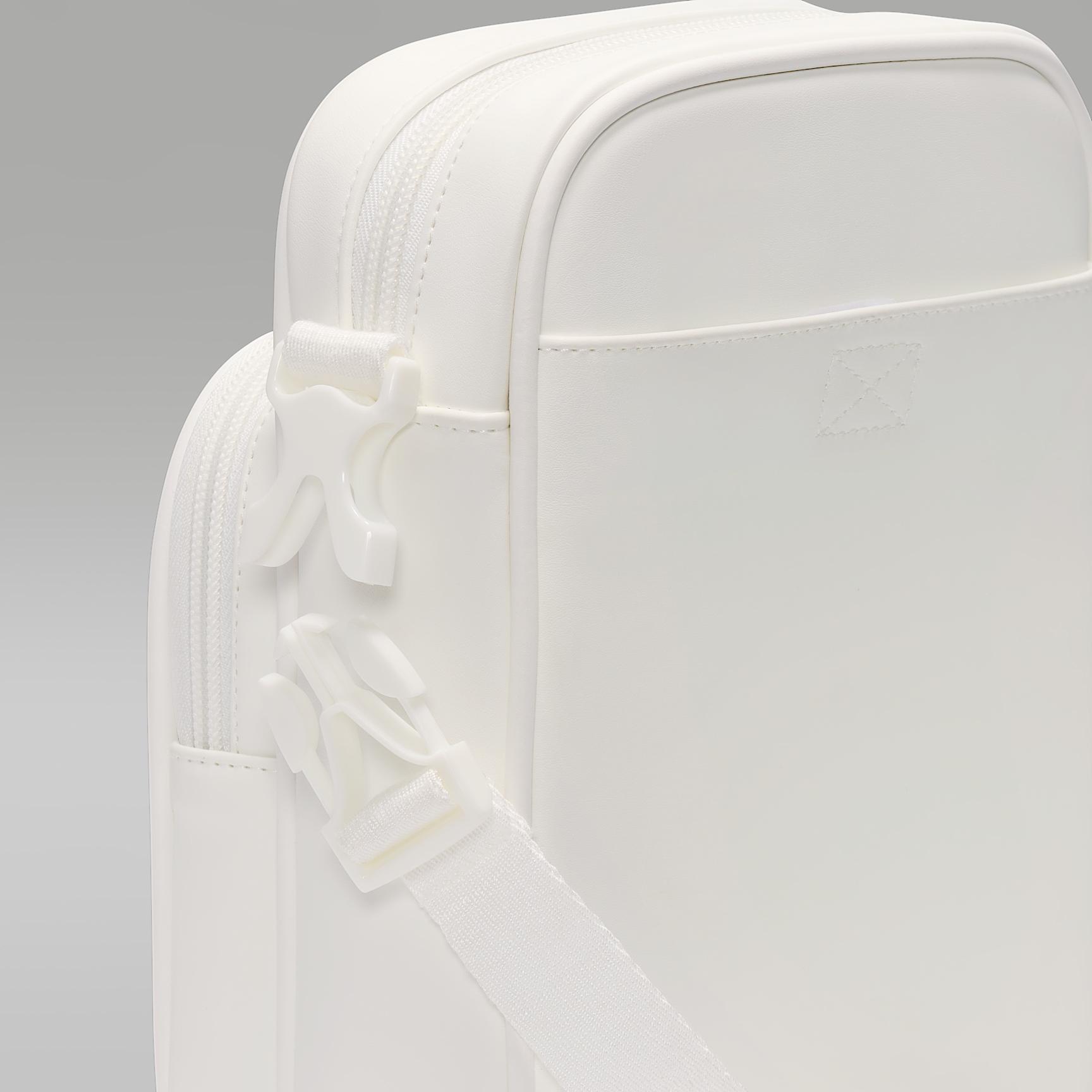 Air Jordan Festival Bag (1.5L) Product Image