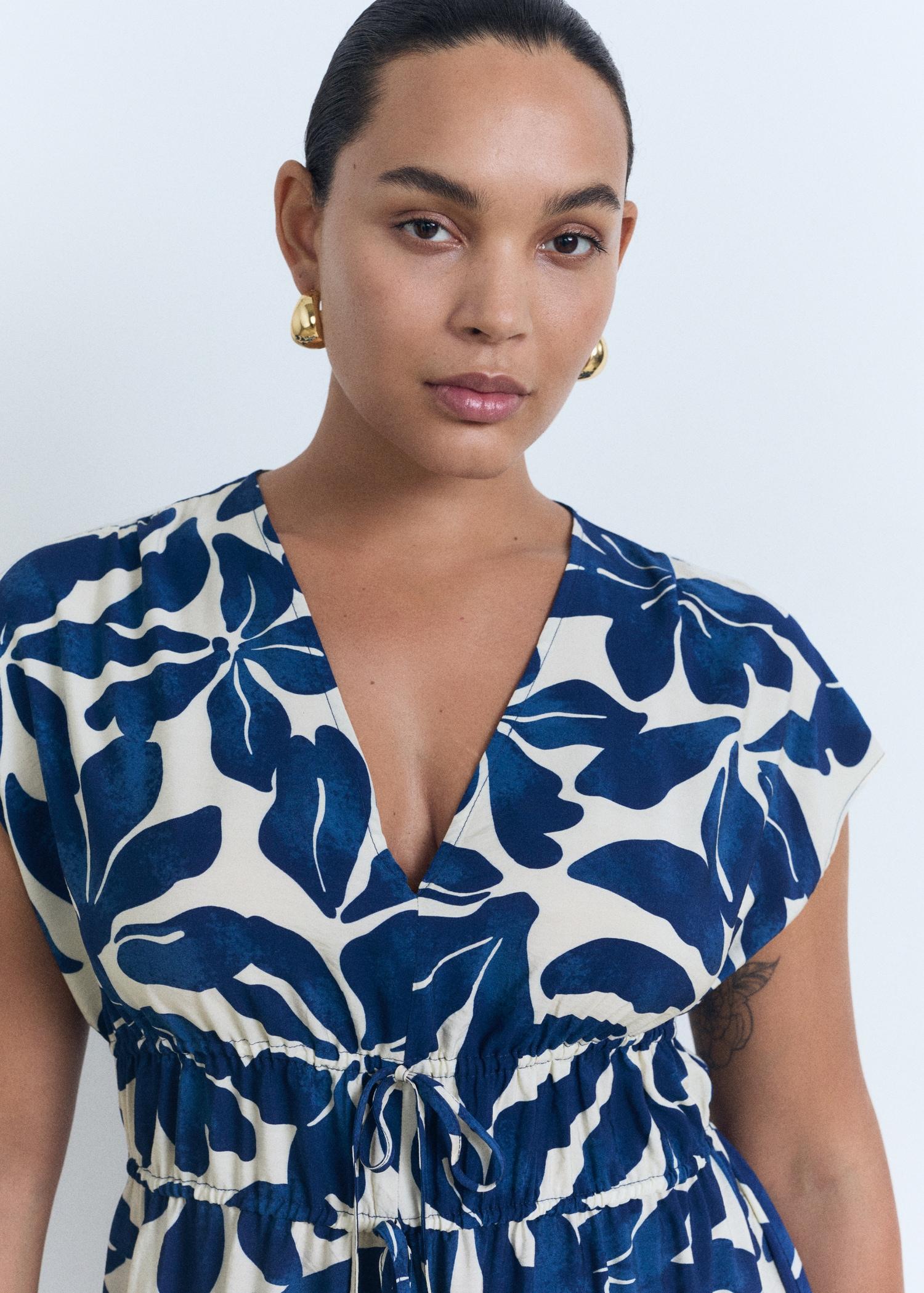 Long printed dress - Women | MANGO USA Product Image