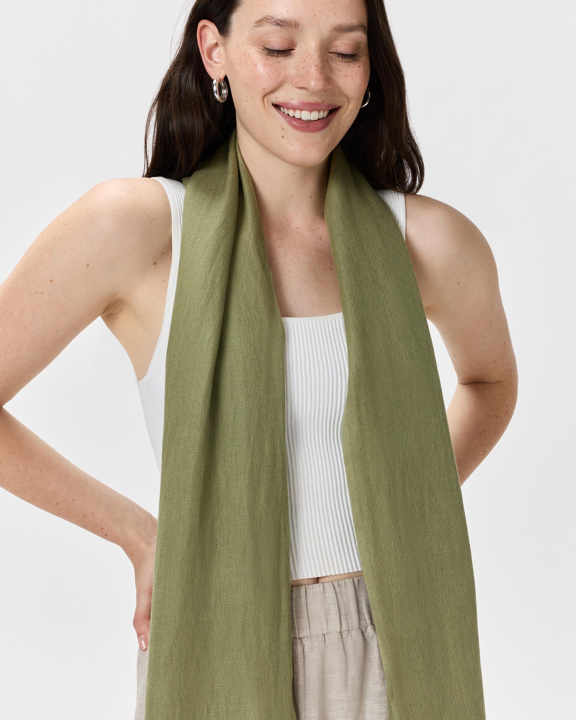 Quince | Women's Featherweight Cashmere Silk Frayed Edge Scarf Product Image