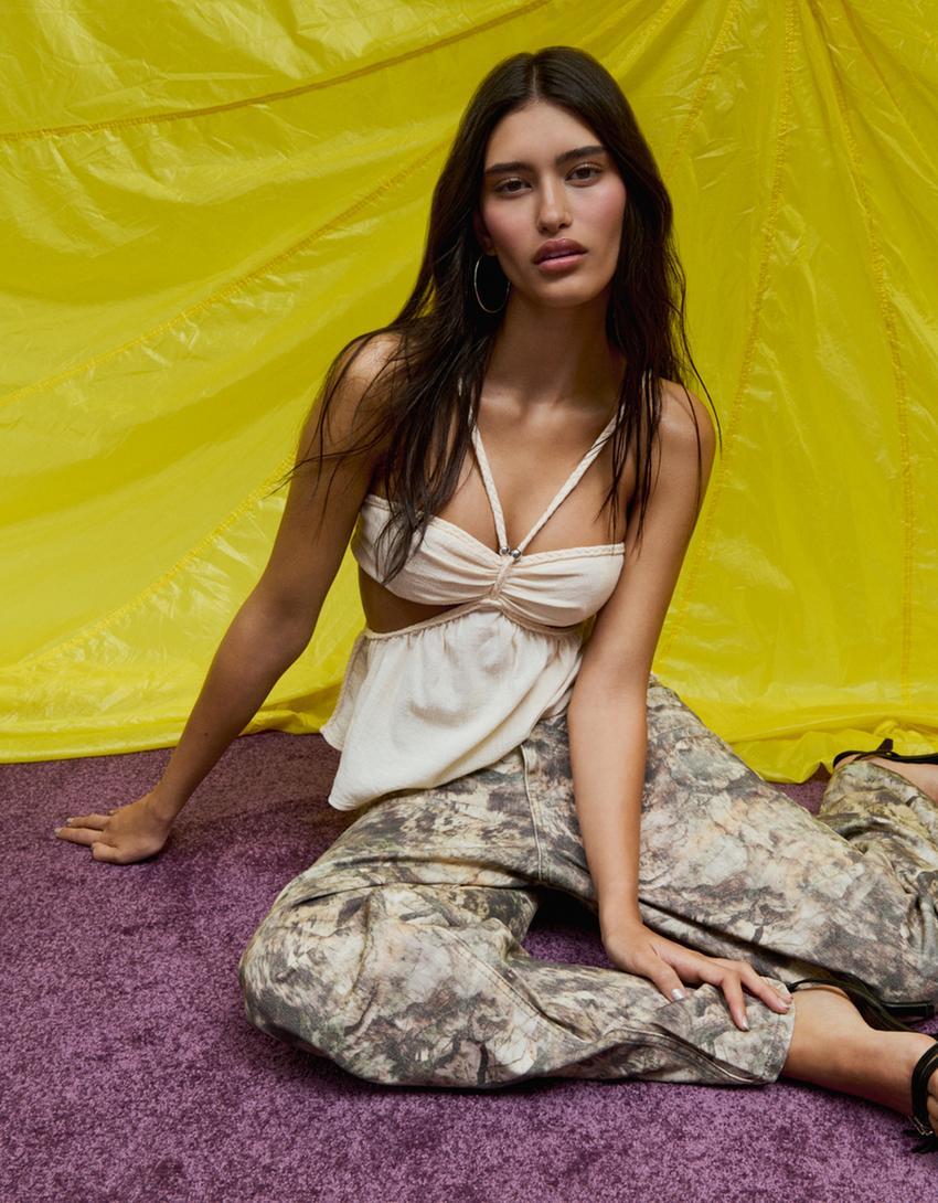 Rustic cut-out top Product Image