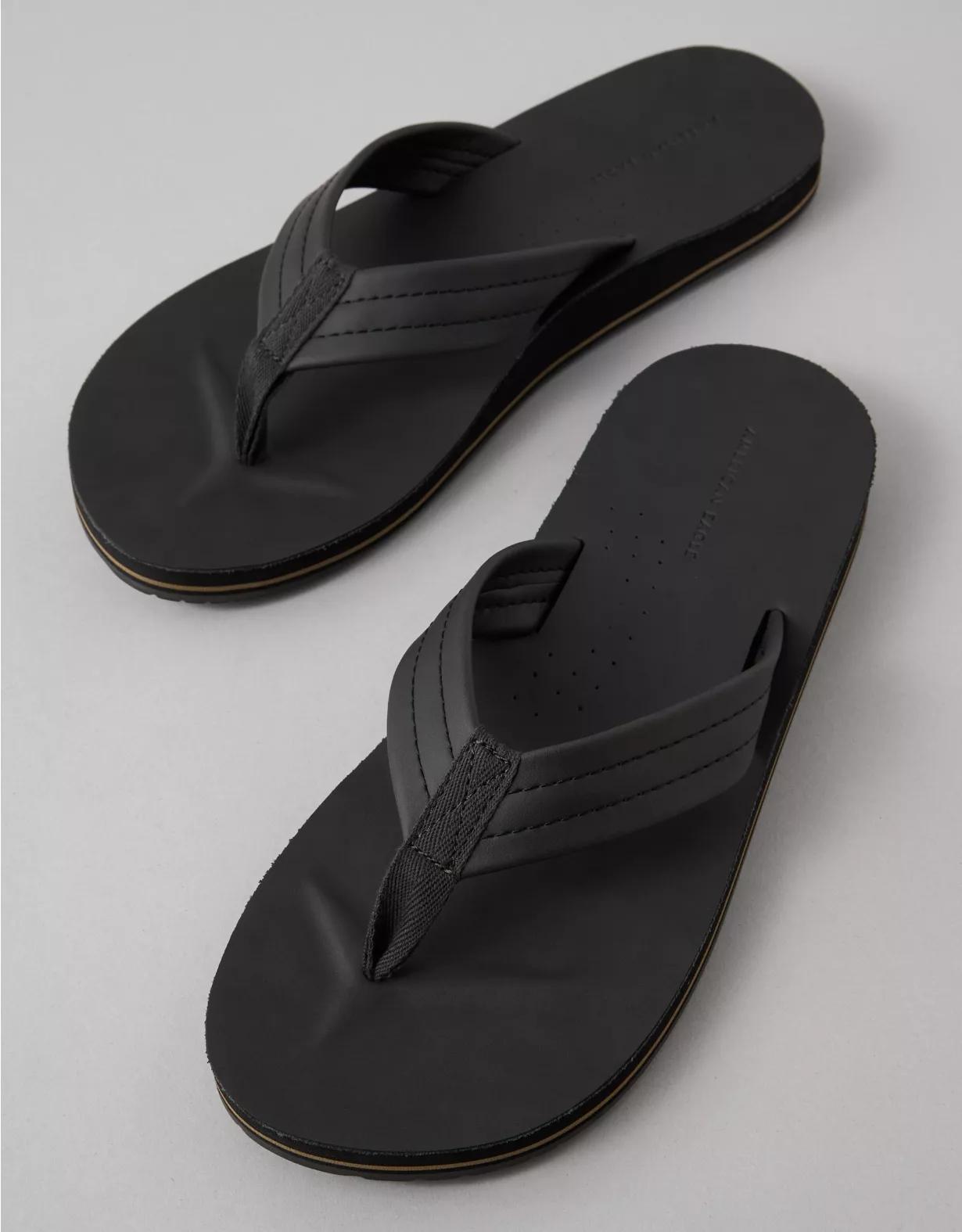 AE Men's Classic Leather Flip Flop Product Image
