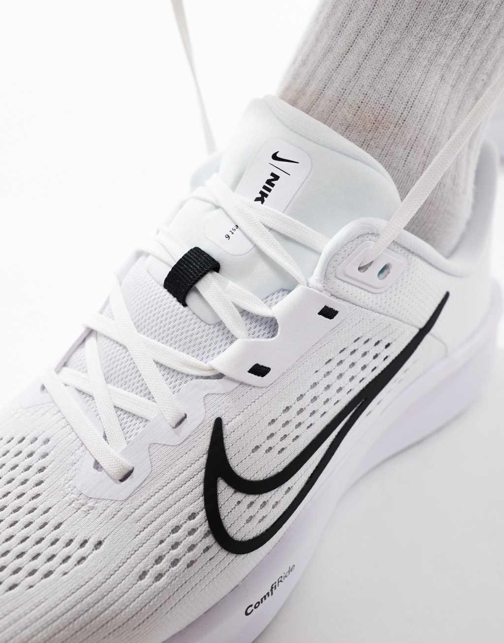 Nike Running Quest 6 sneakers in white and black Product Image