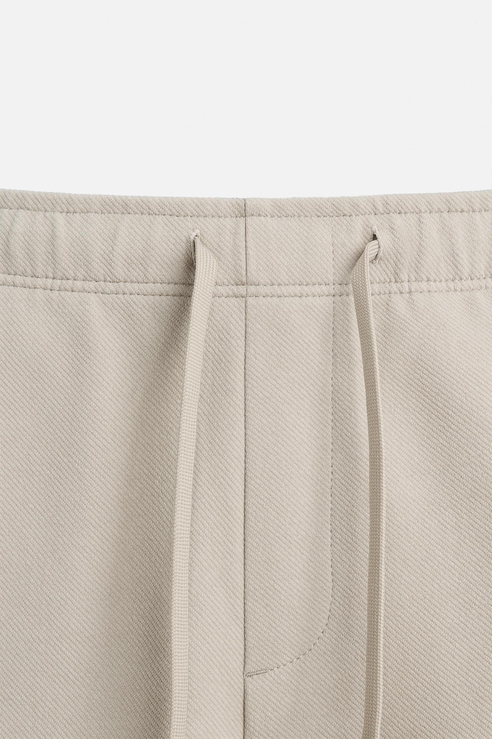 TEXTURED COMFORT SHORTS Product Image
