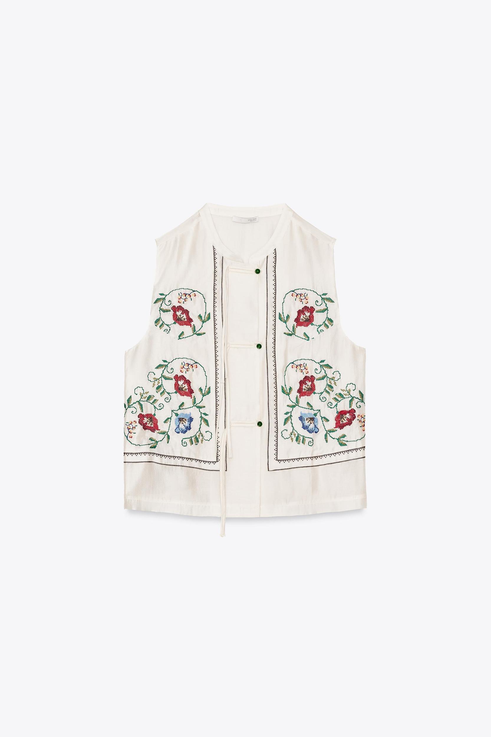 EMBROIDERED FLOWER TOP Product Image