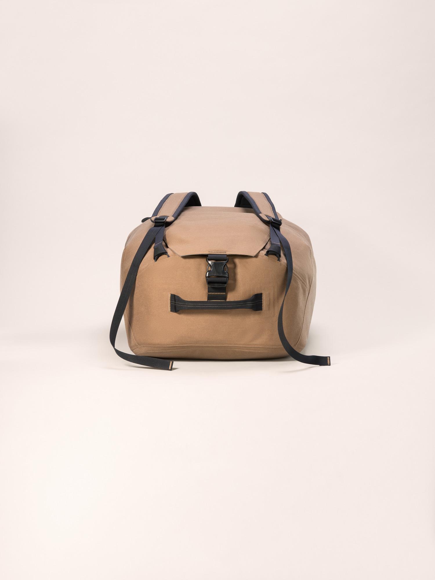 Carrier 75 Duffle Product Image