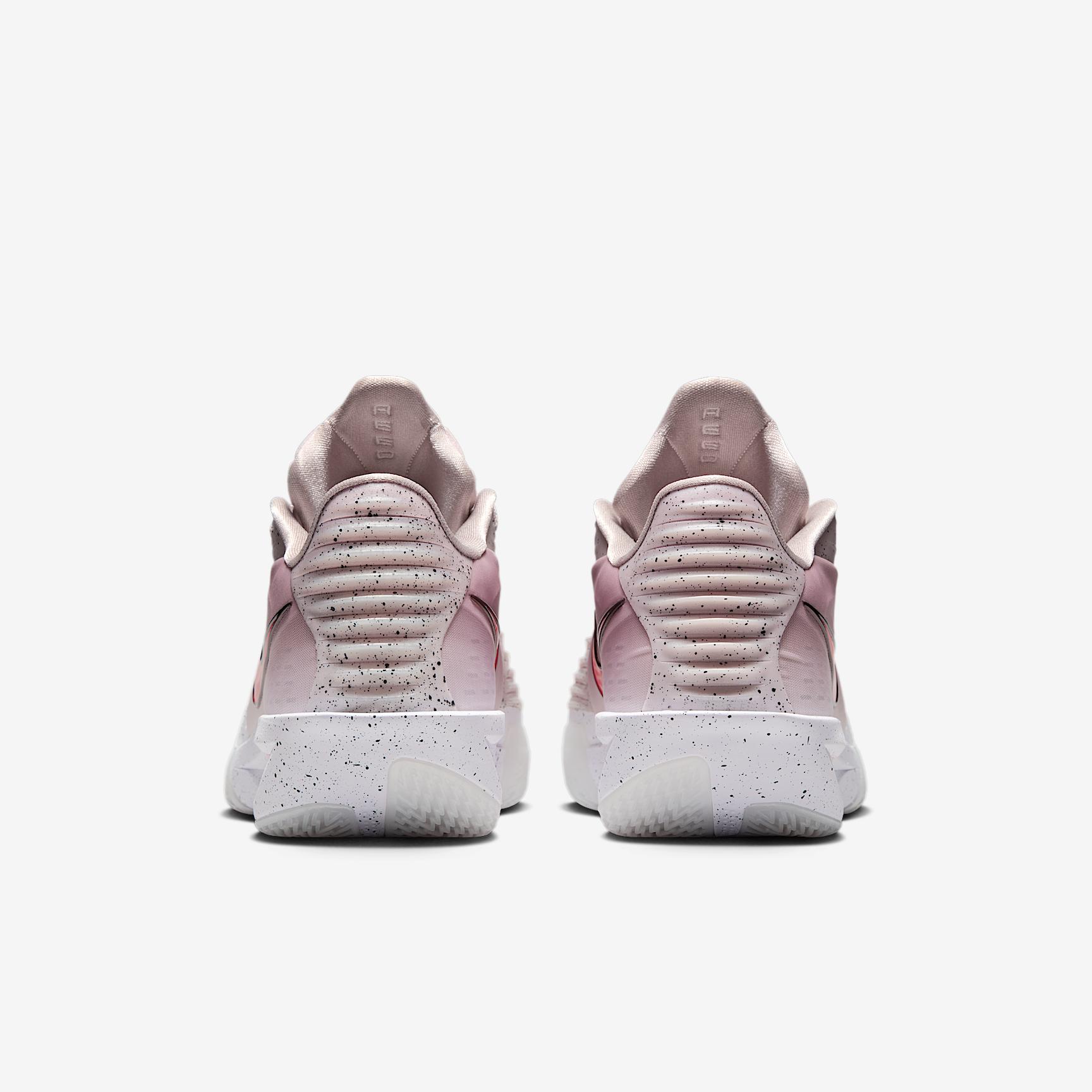 Nike Mens G.T. Cut 3 Turbo Basketball Shoes | HV9918-001 Product Image