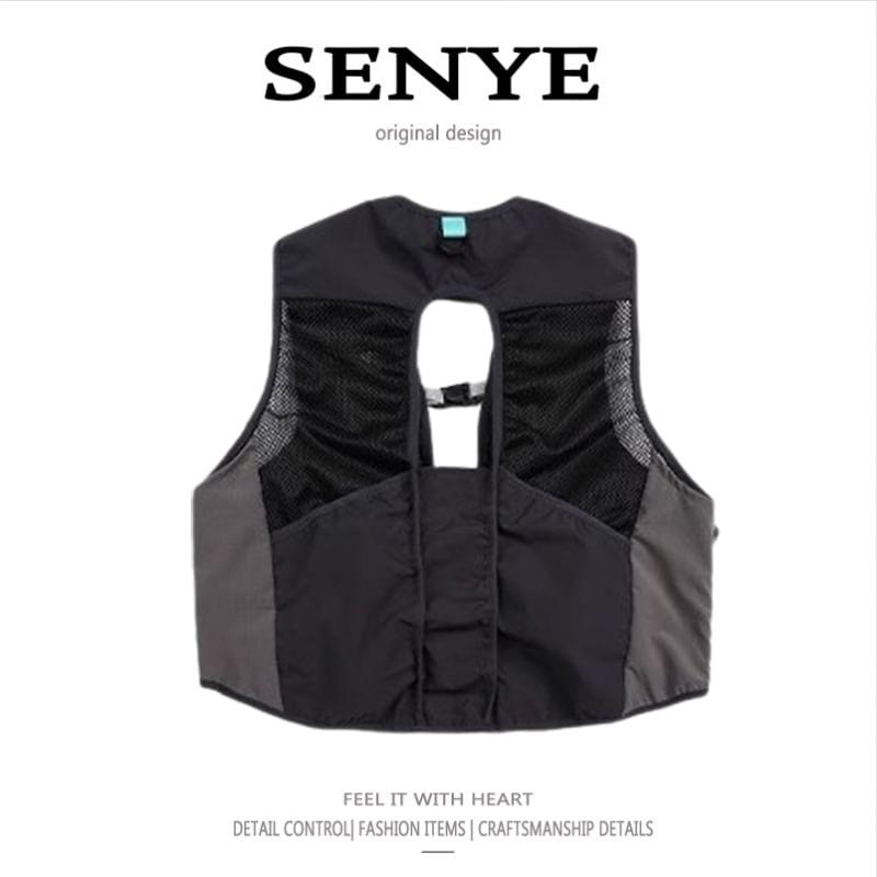 V-Neck Panel Mesh Crop Buckle Cargo Vest Product Image