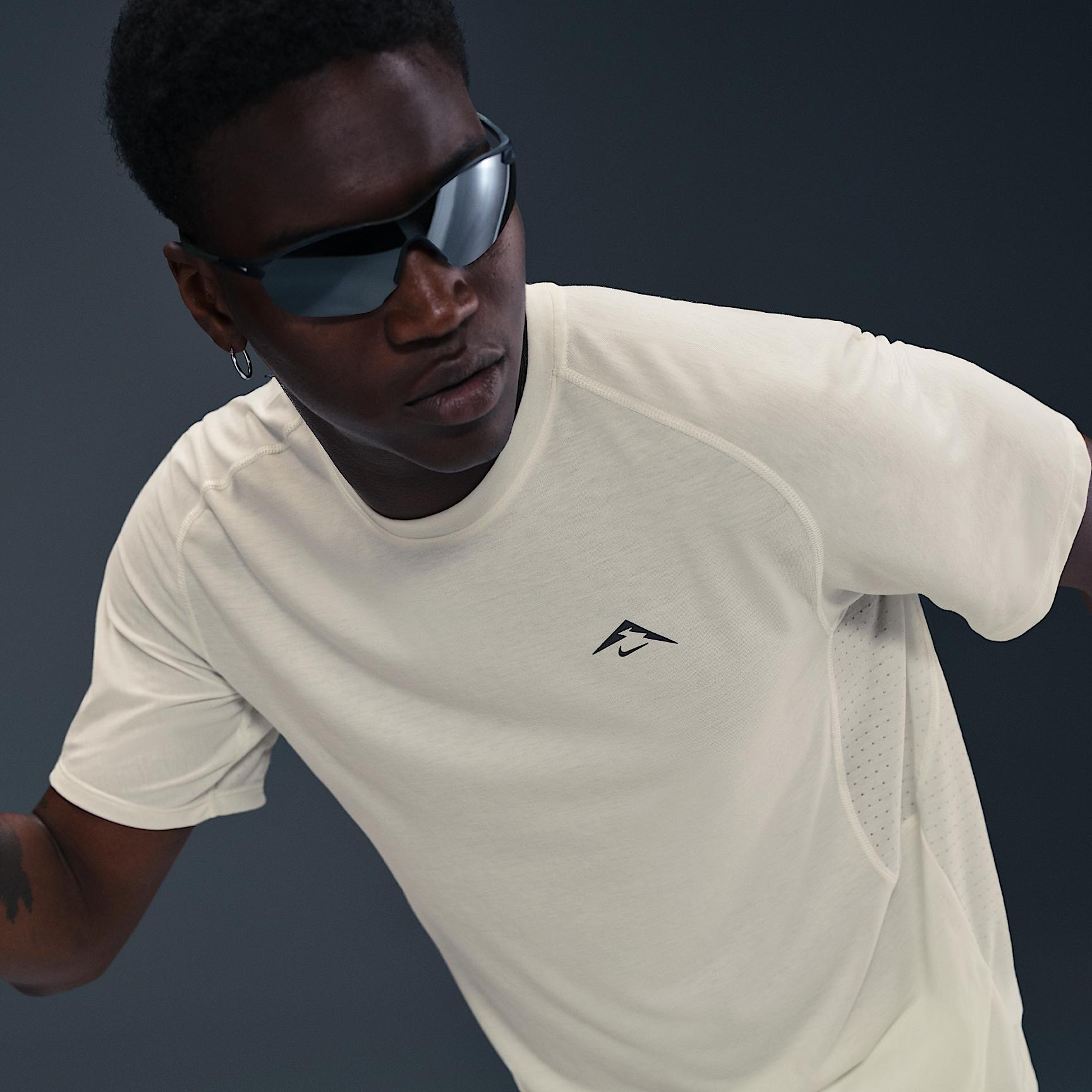 Nike Mens Solar Chase Dri-FIT ADV Short-Sleeve Running Top | HJ3580-133 Product Image