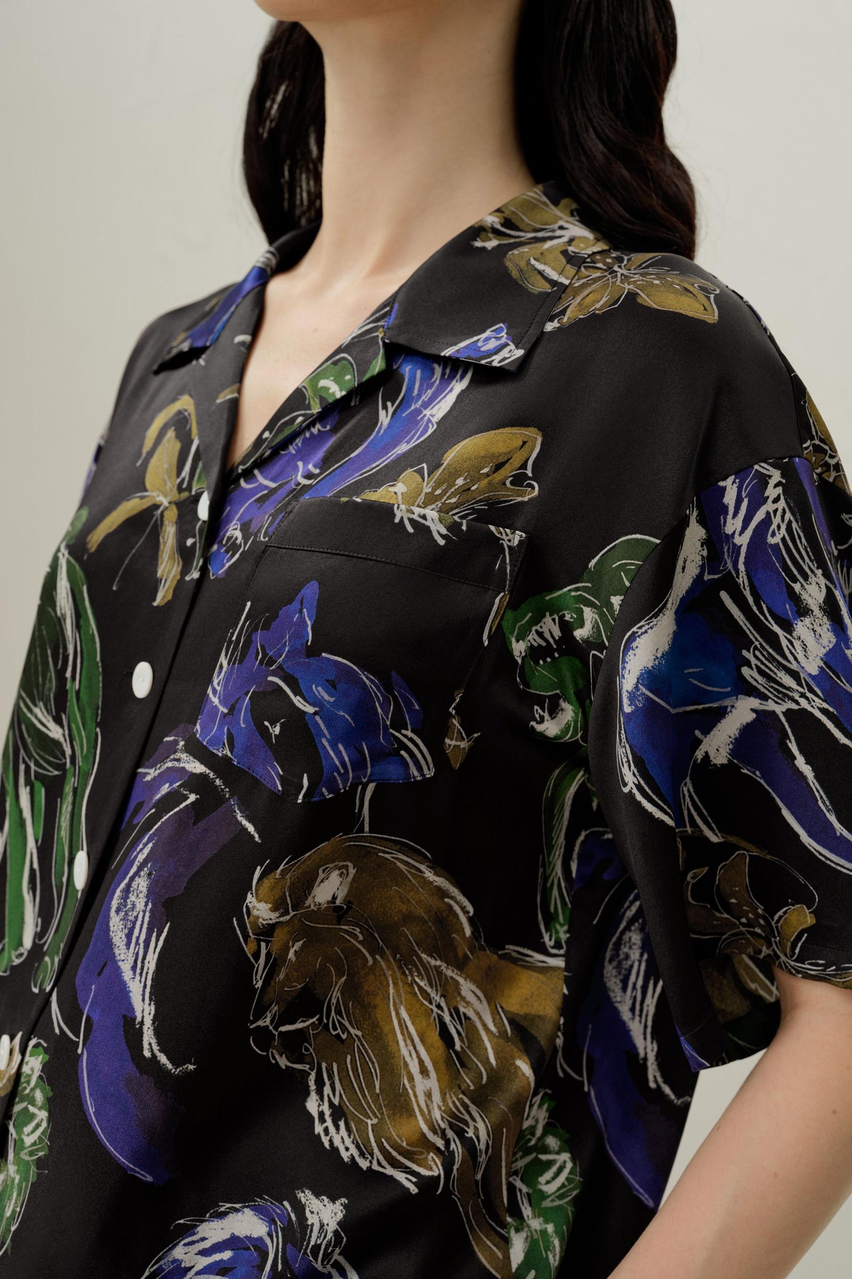 Leo Zodiac Short Silk Pajama Set Product Image