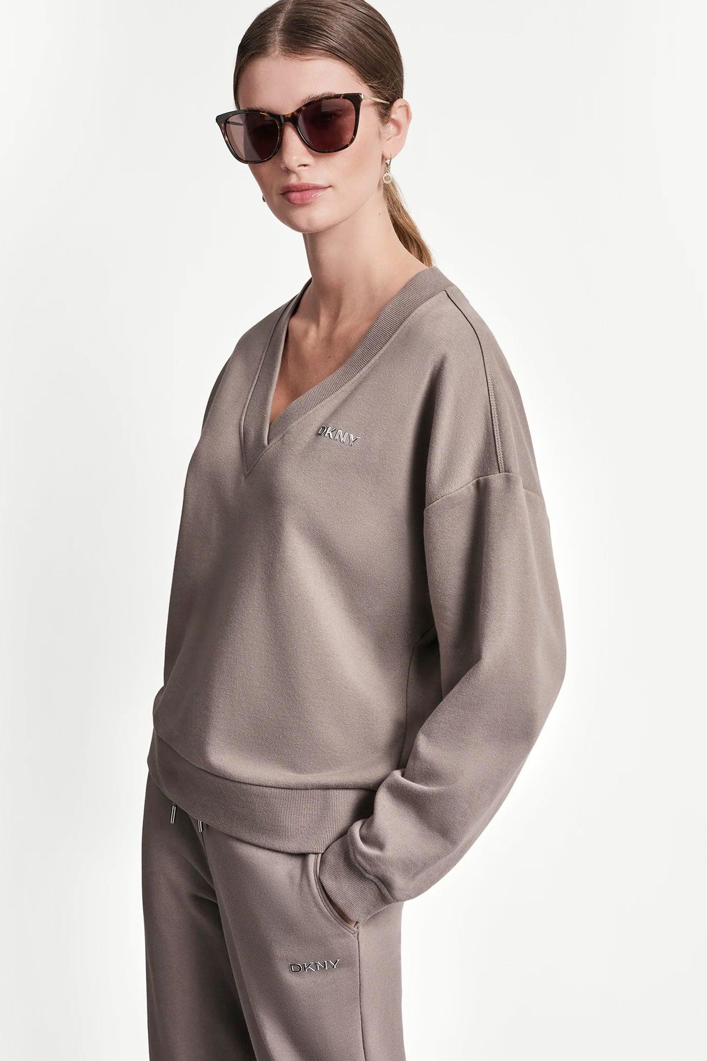 METALLIC BUBBLE LOGO V-NECK PULLOVER Product Image