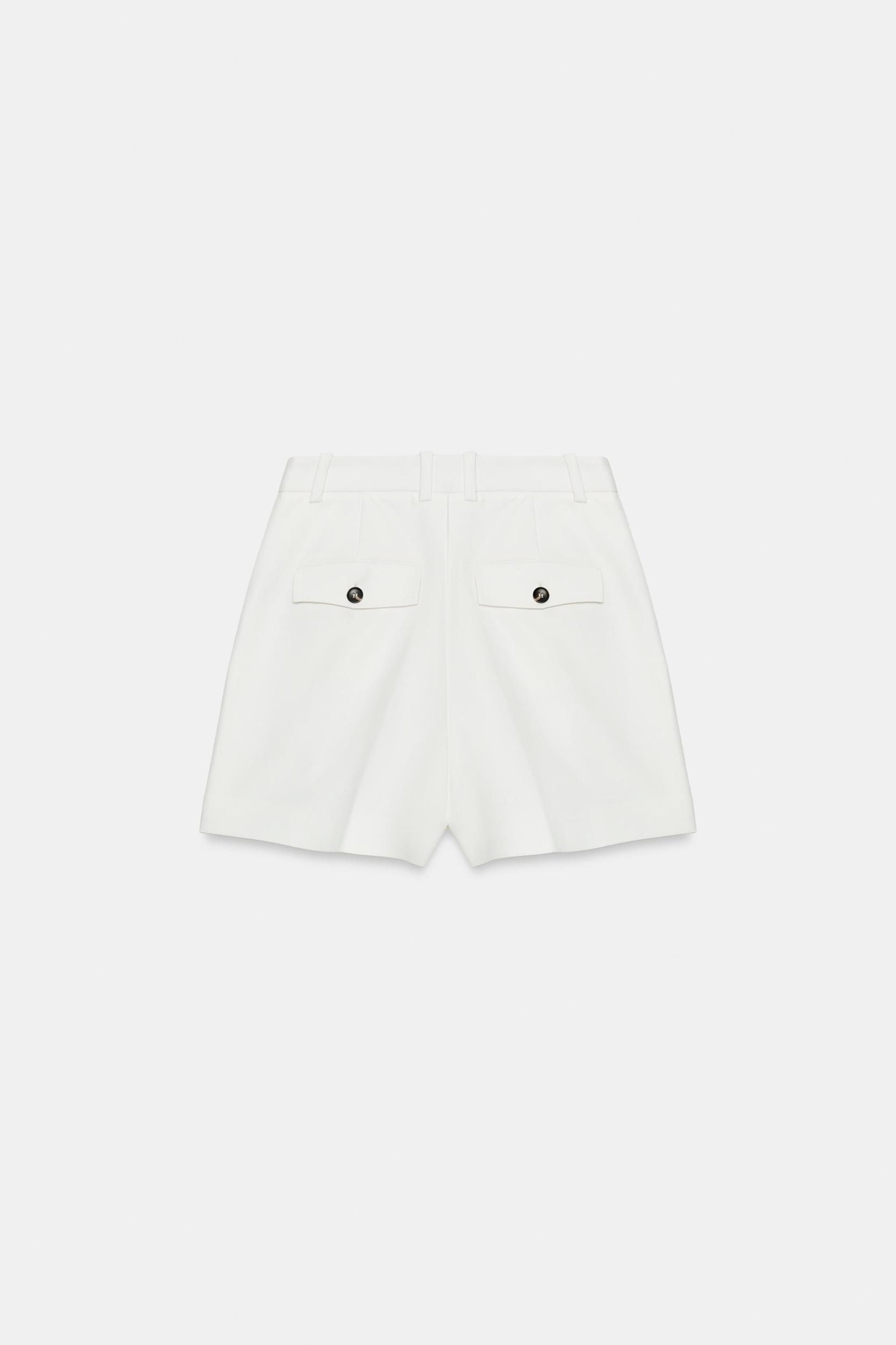 HIGH-WAISTED PLEATED SHORTS Product Image