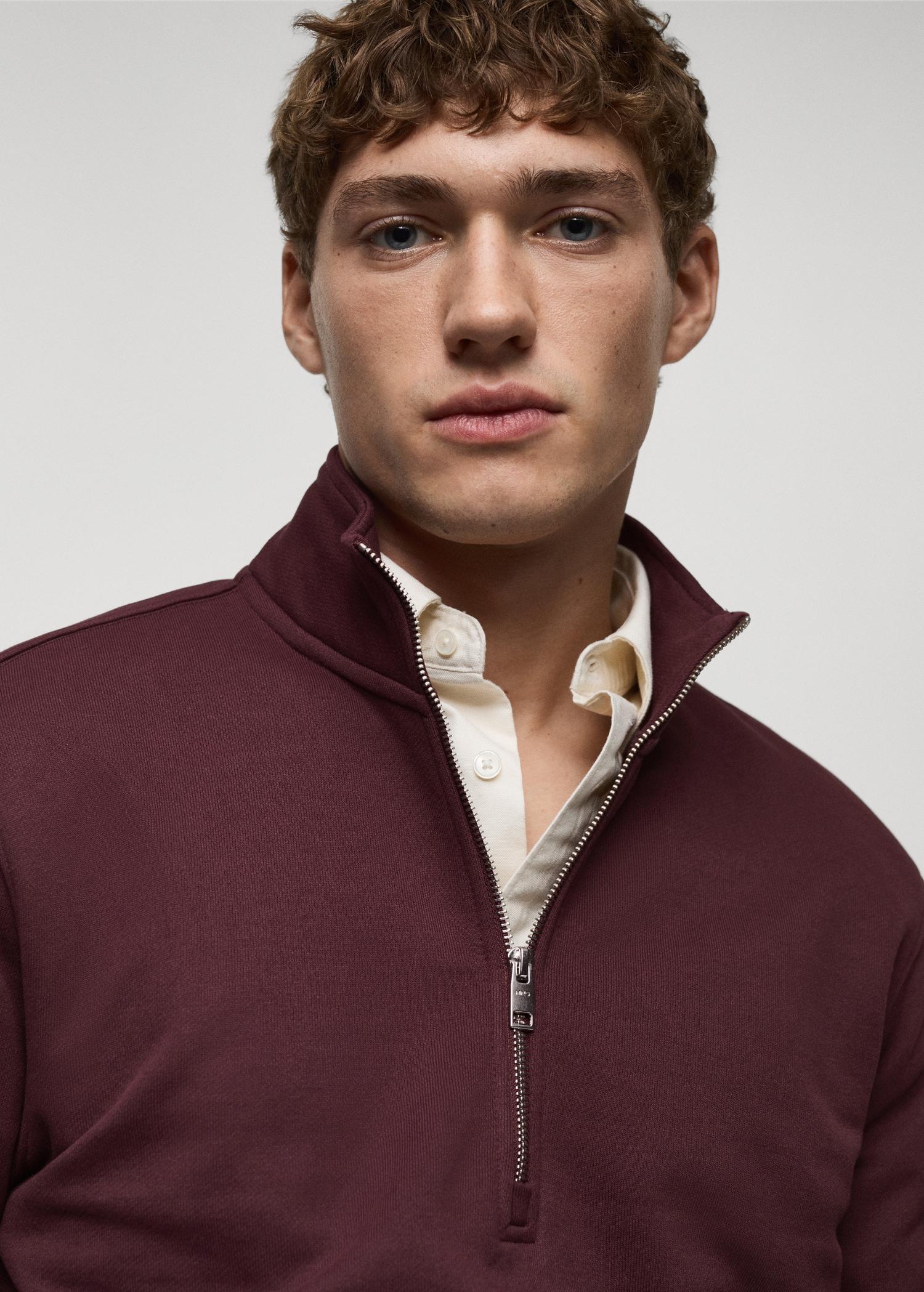 Regular-fit zipper-neck sweatshirt - Men | MANGO USA Product Image