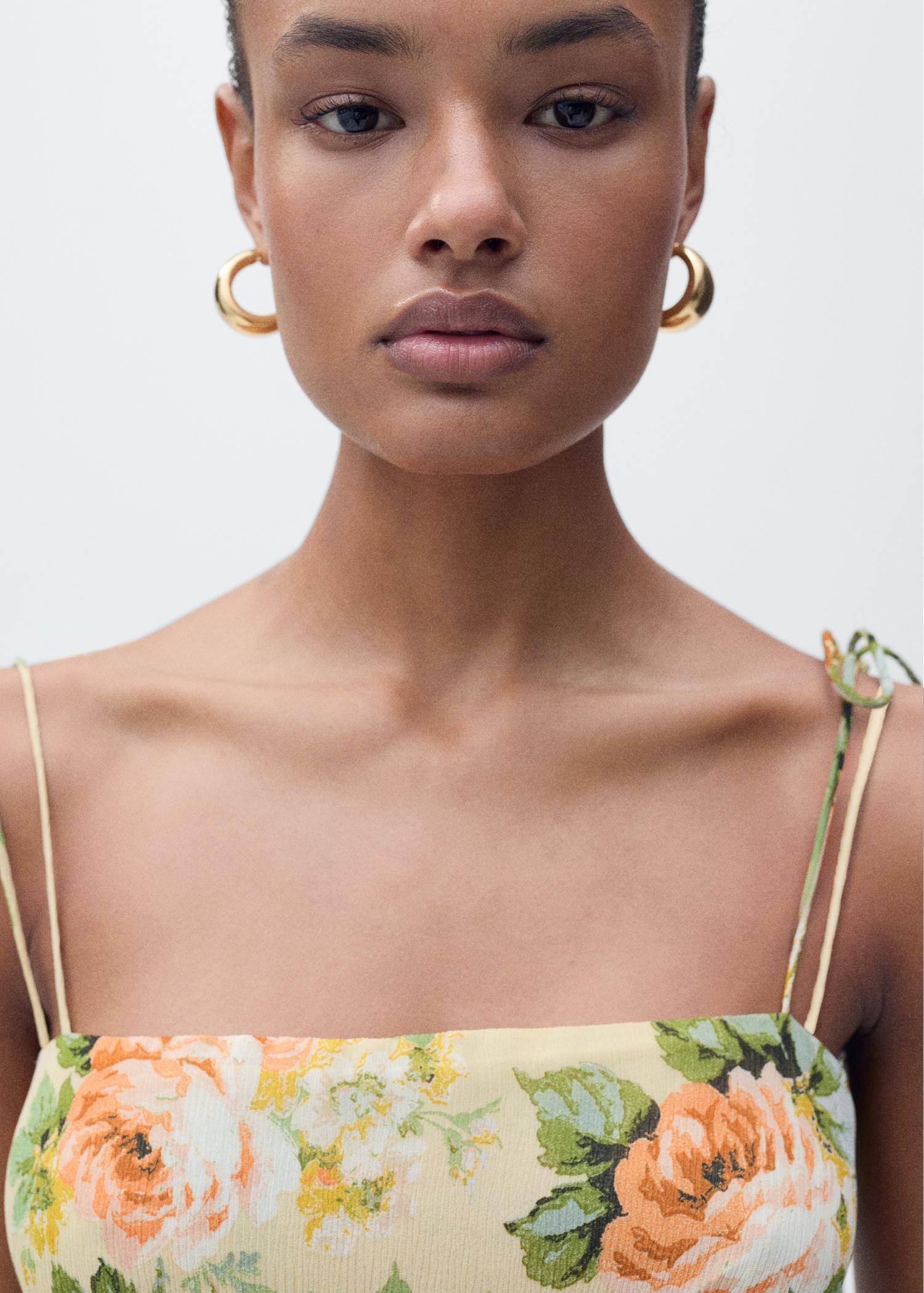 Short floral-print dress with ruffle detail - Women | MANGO USA Product Image