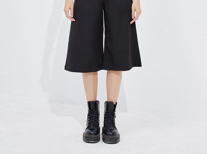 Cut-Out Belted Detail Wide-Leg Cropped Pants Product Image