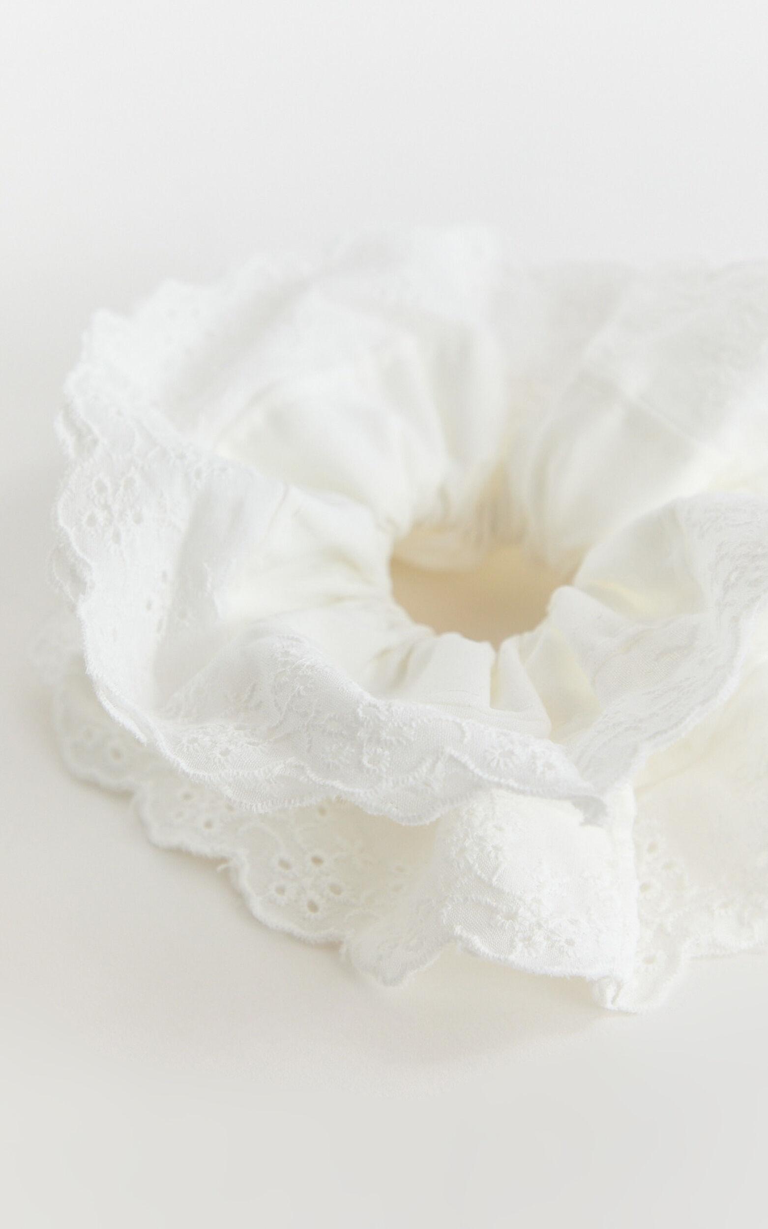 Kahrissa Broderie Scrunchie in White Product Image
