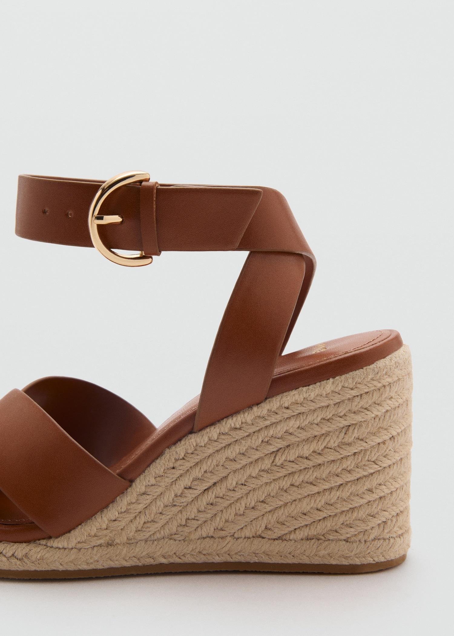 Wedge sandals with crisscross straps - Women | MANGO USA Product Image