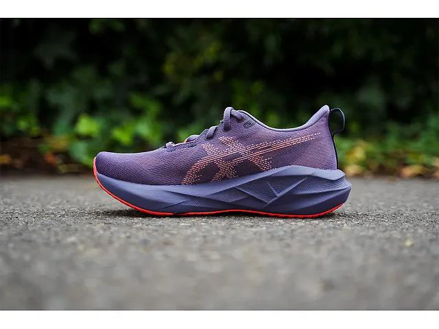 Women's | ASICS Novablast 5 Product Image