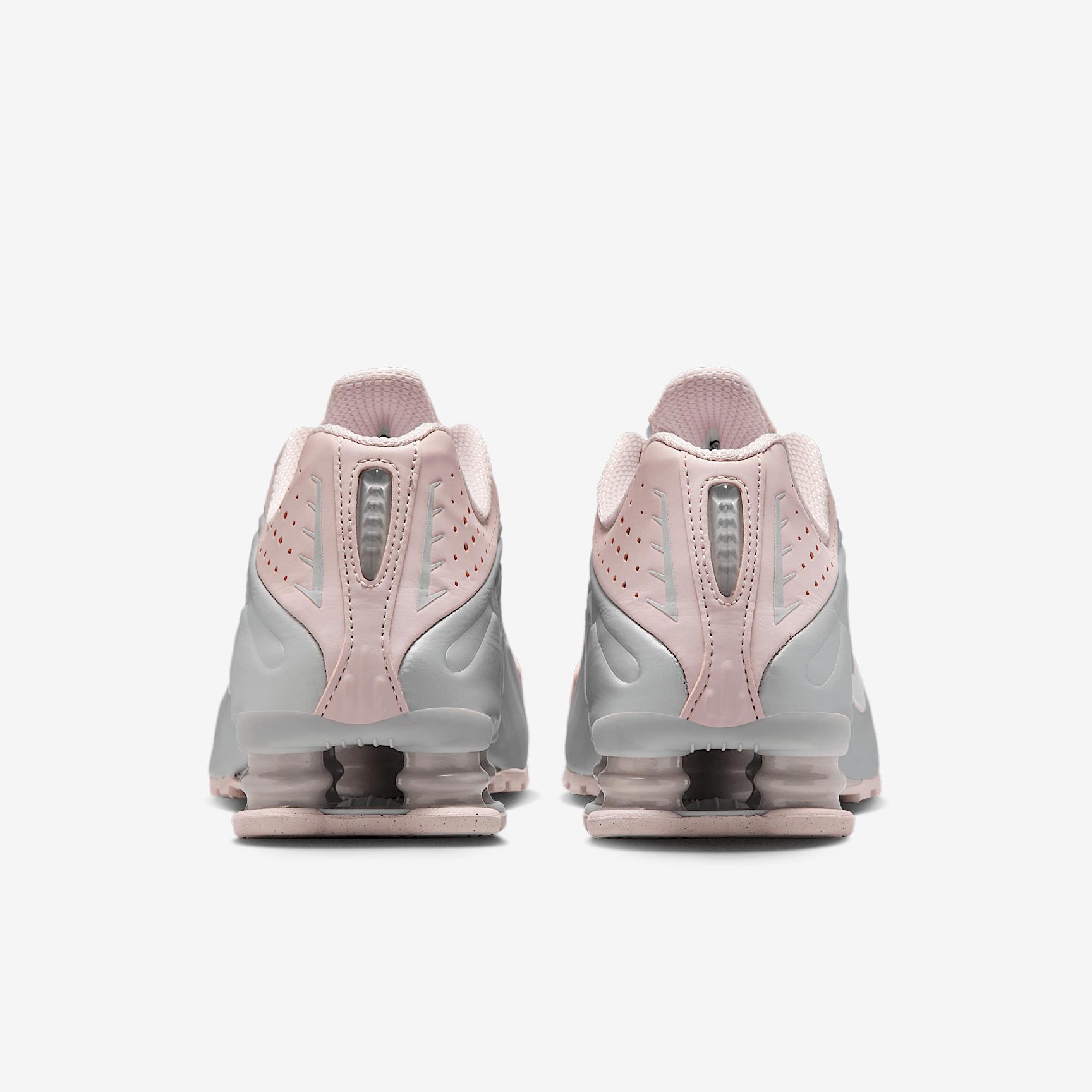 Nike Shox R4 Women's Shoes Product Image