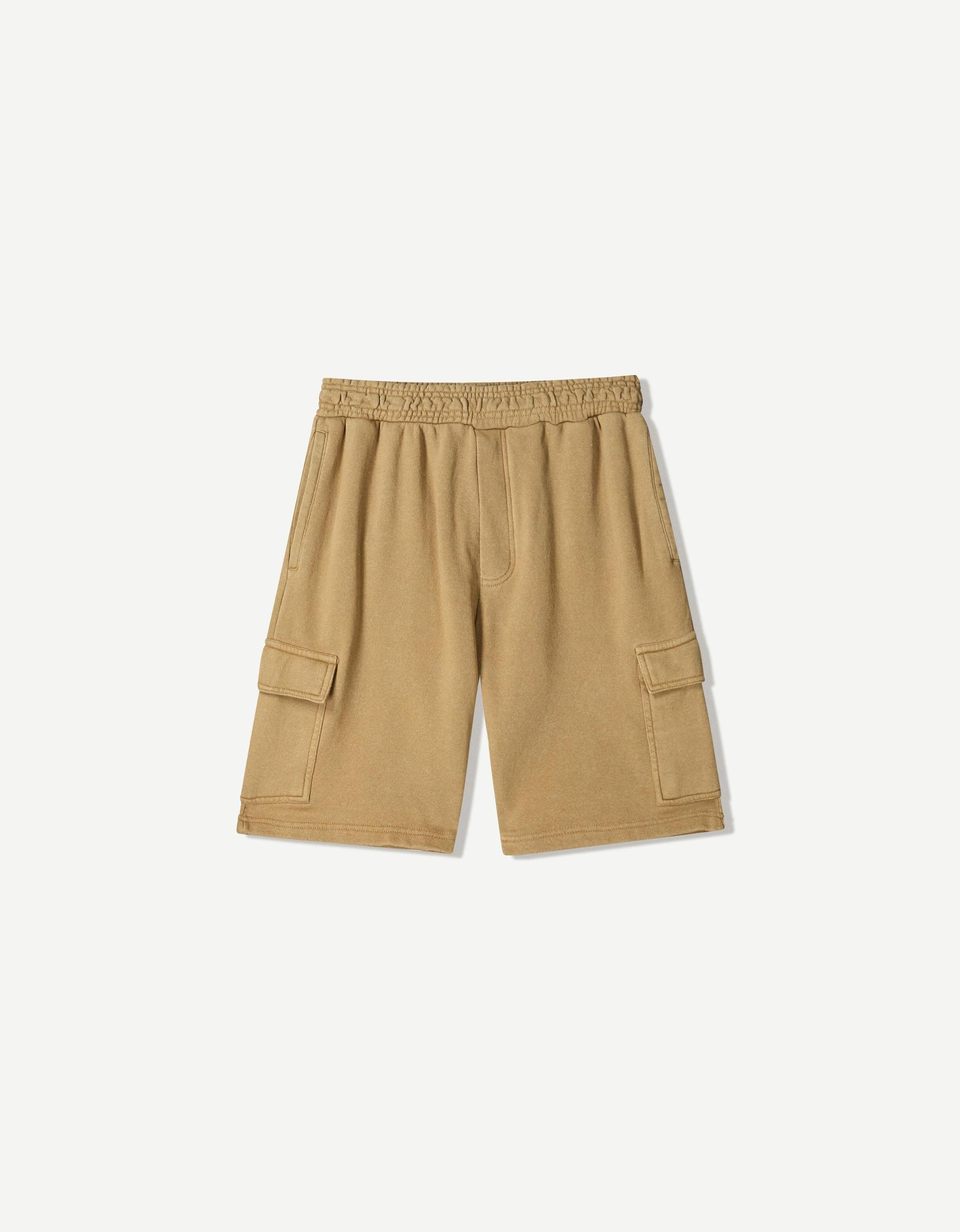 Plush cargo Bermuda shorts Product Image