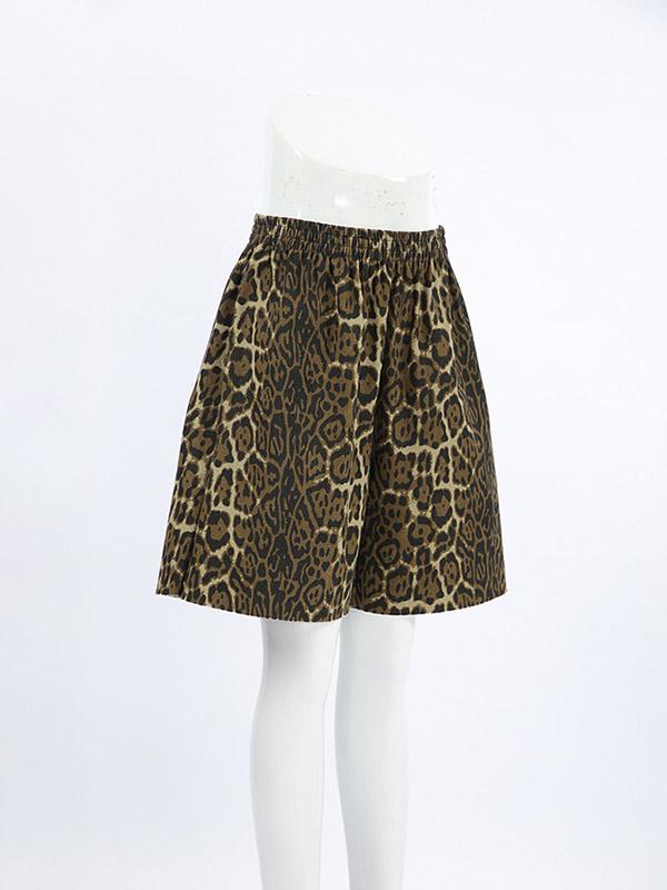 High Waisted Loose Elasticity Leopard Split-Joint Shorts Product Image