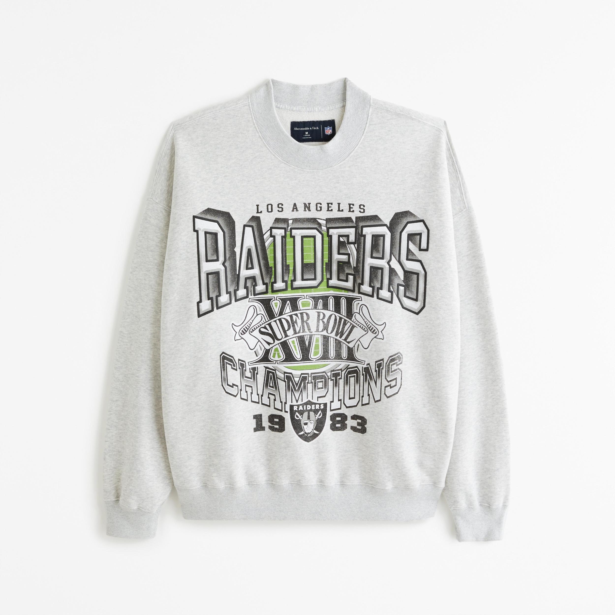 New England Patriots Graphic Crew Sweatshirt Product Image