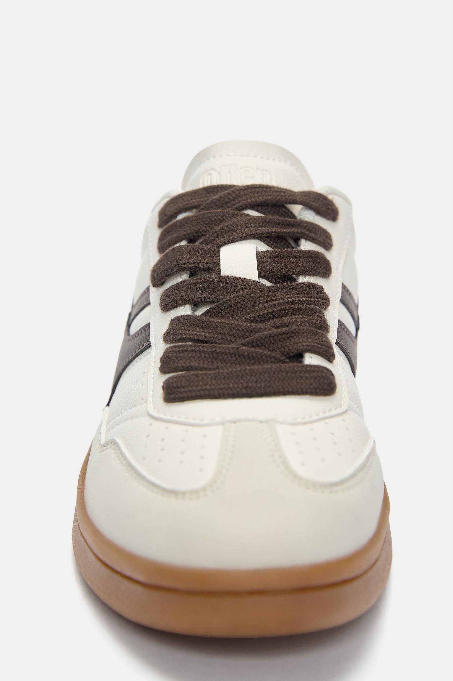 Retro sneakers Product Image