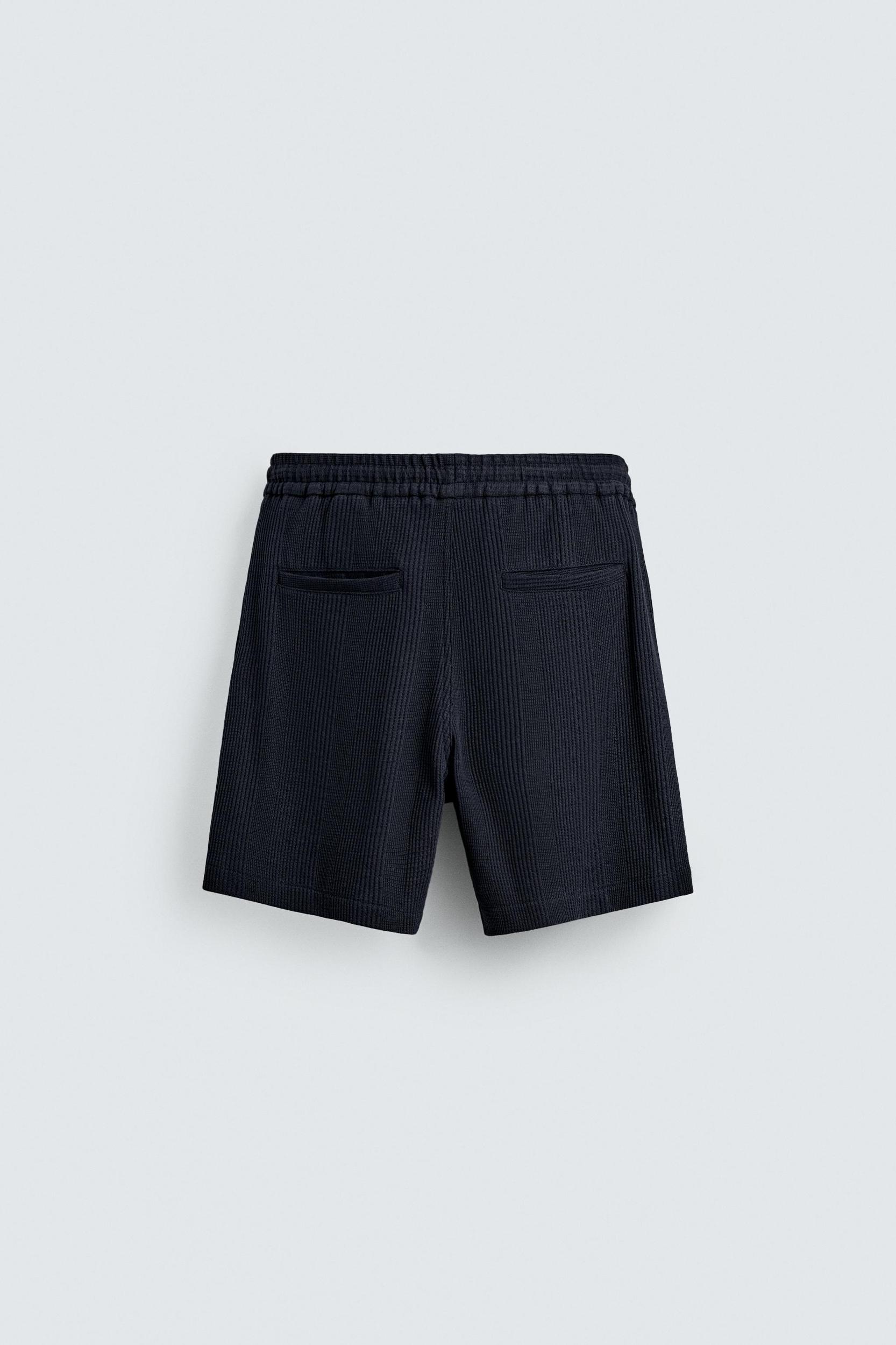 RELAXED FIT STRUCTURED SHORTS Product Image