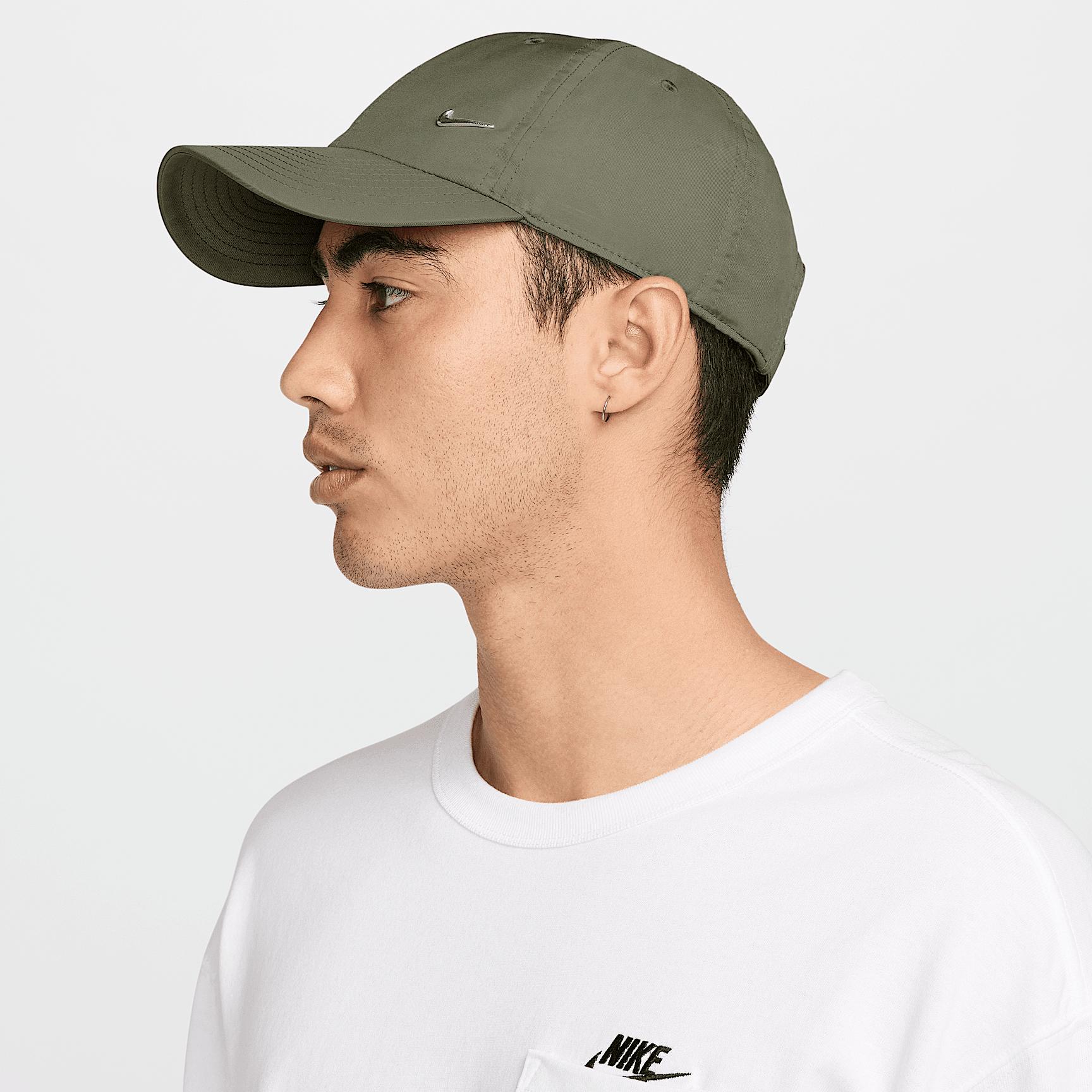 Nike Dri-FIT Club Unstructured Metal Swoosh Cap Product Image