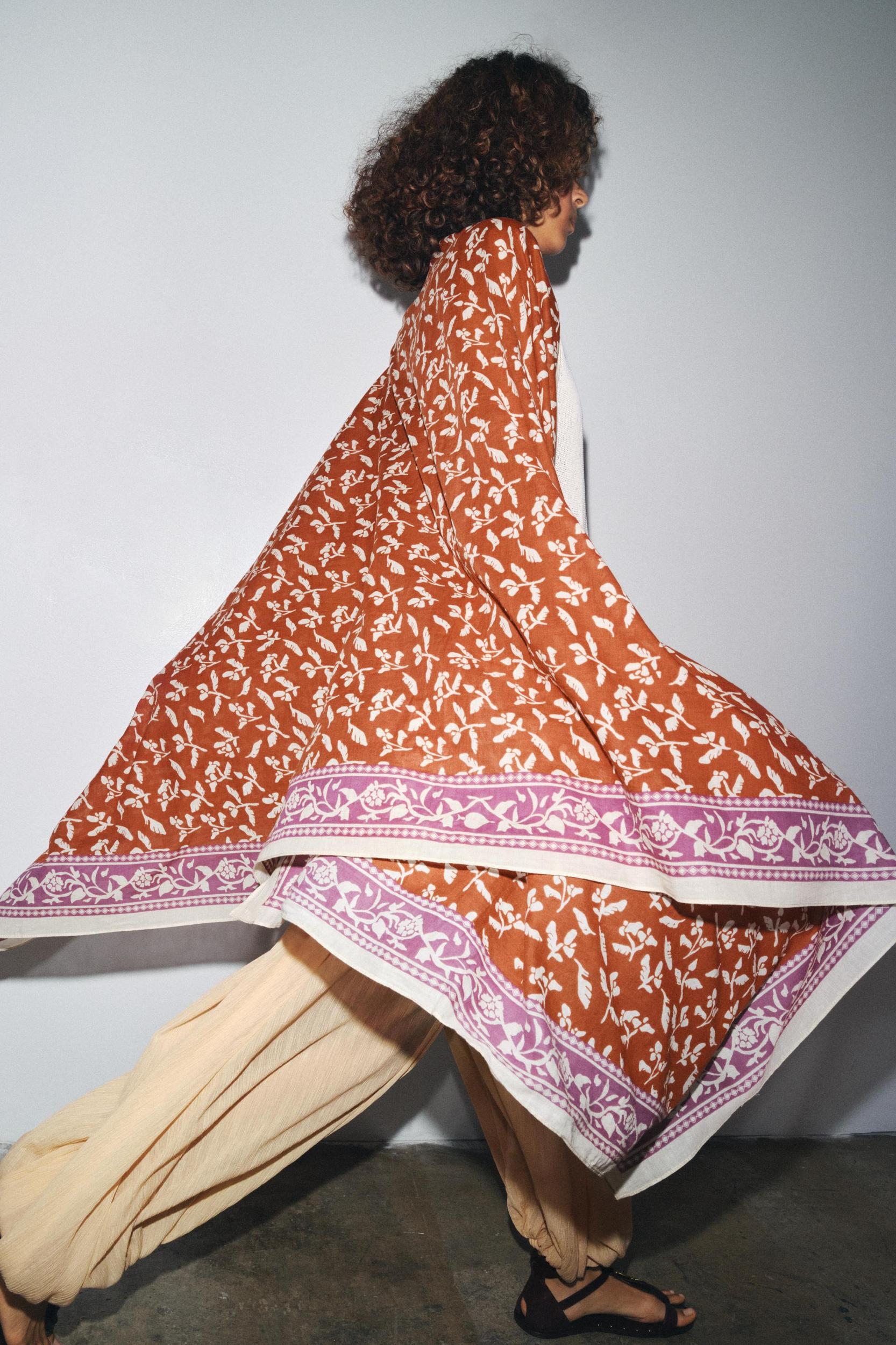 FLORAL PRINT SCARF Product Image