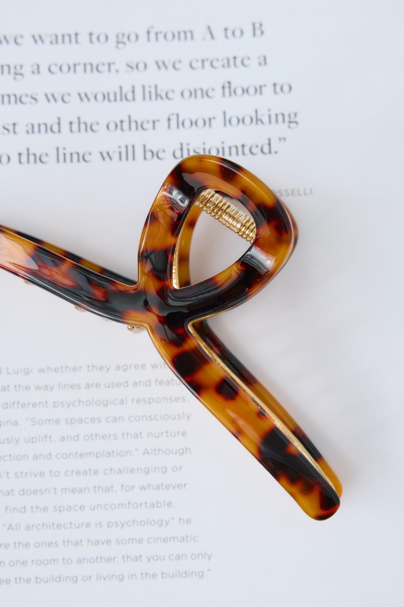 Coco Claw Clip Tortoiseshell Product Image