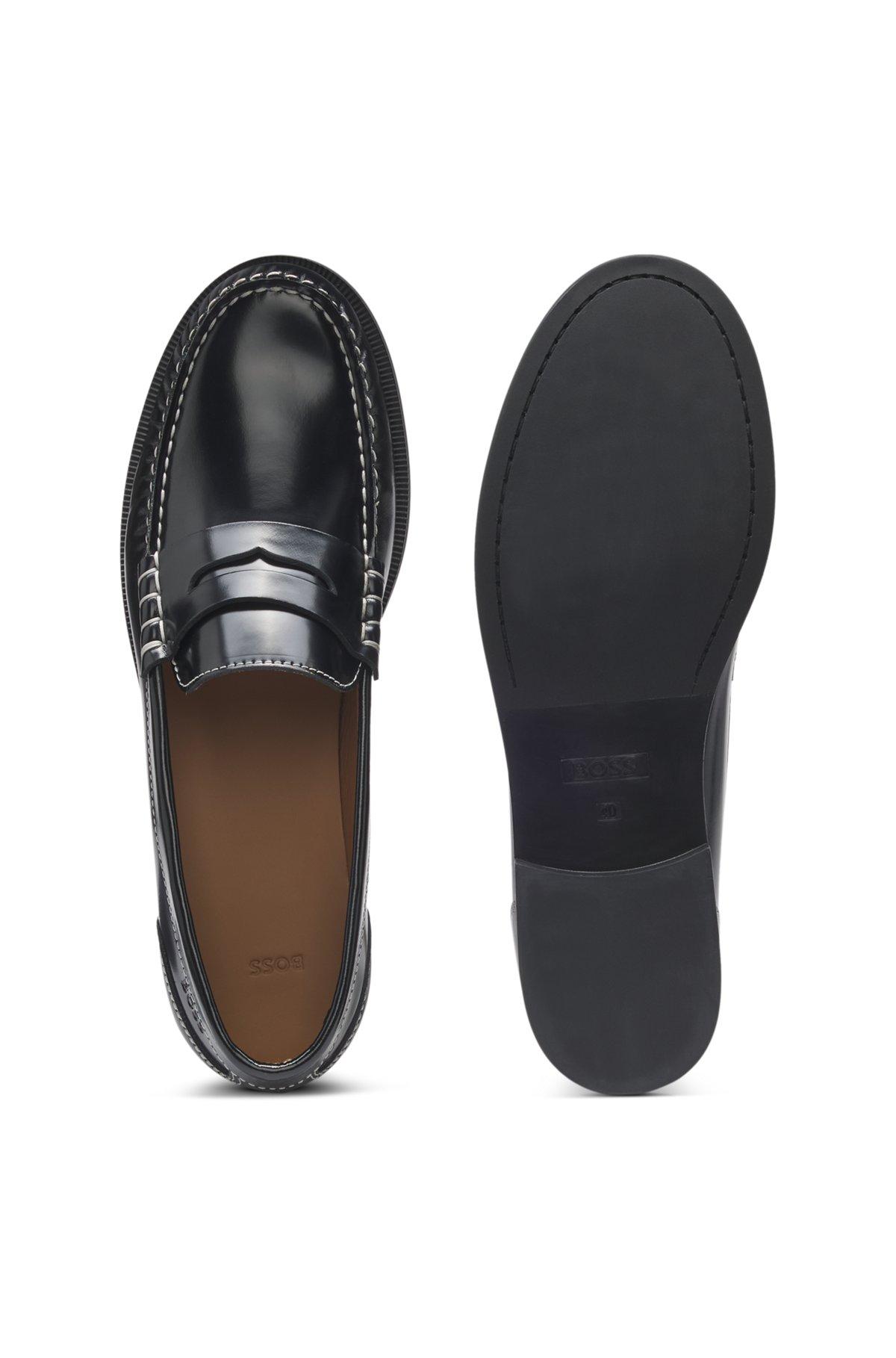 Leather moccasins with penny trim Product Image