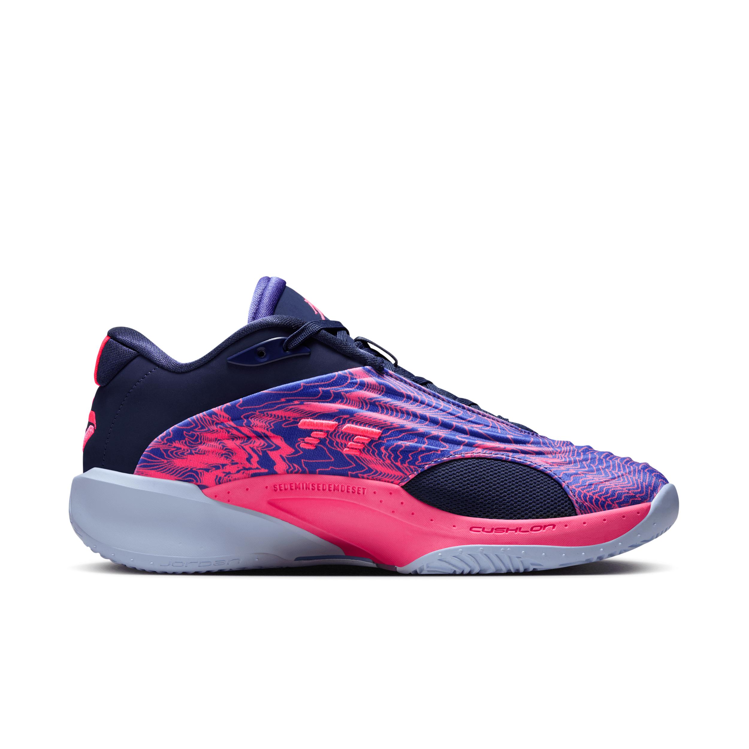 Nike Men's Luka 3 Basketball Shoes Product Image