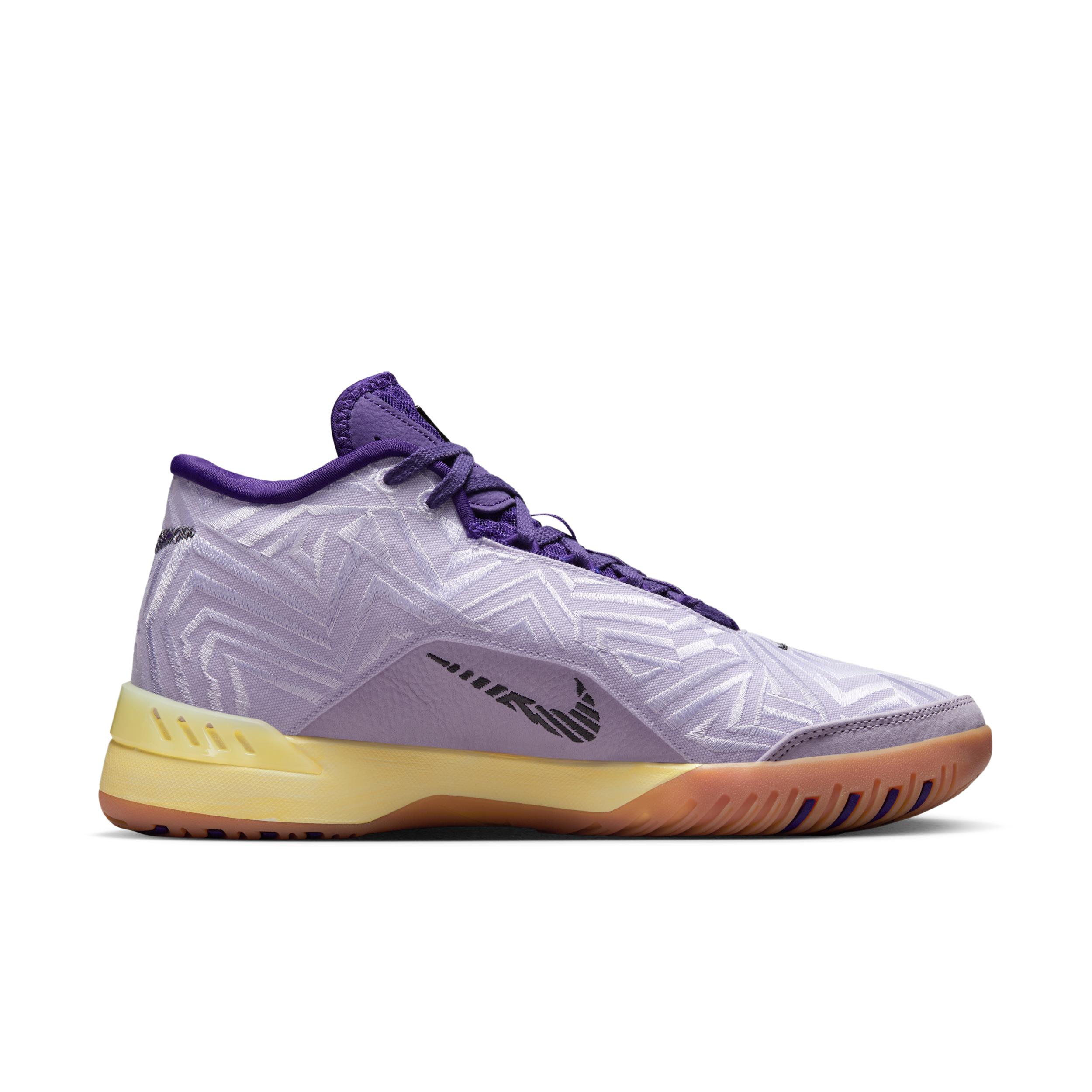 Nike Men's LeBron NXXT Genisus Basketball Shoes Product Image