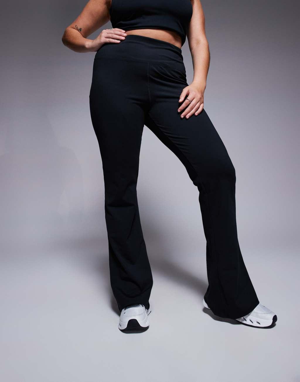 4505 Curve Icon slim kick soft touch yoga leggings in black  Product Image