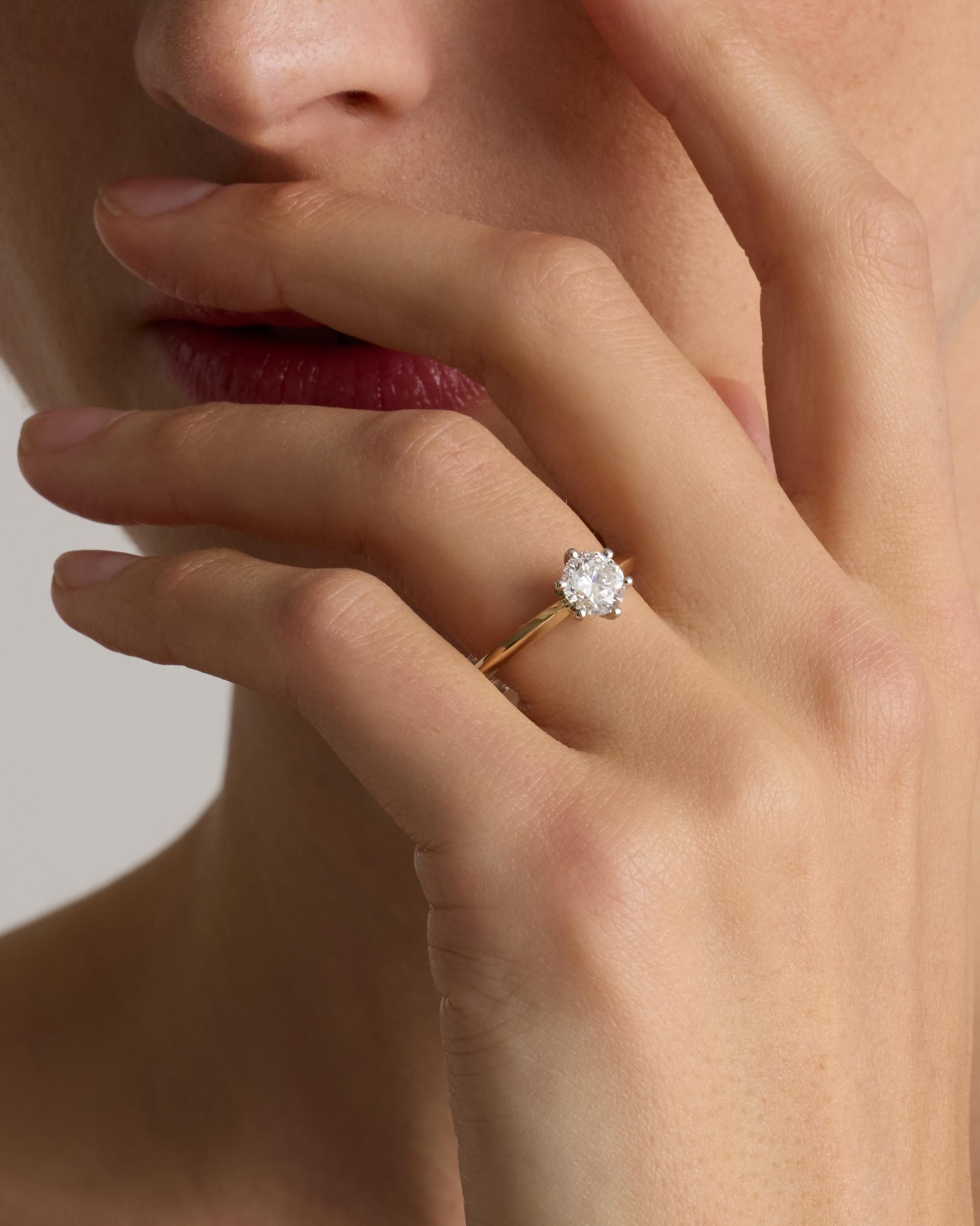 Quince | Women's Lab Grown Diamond Round Six Prong Knife Edge Engagement Ring Product Image