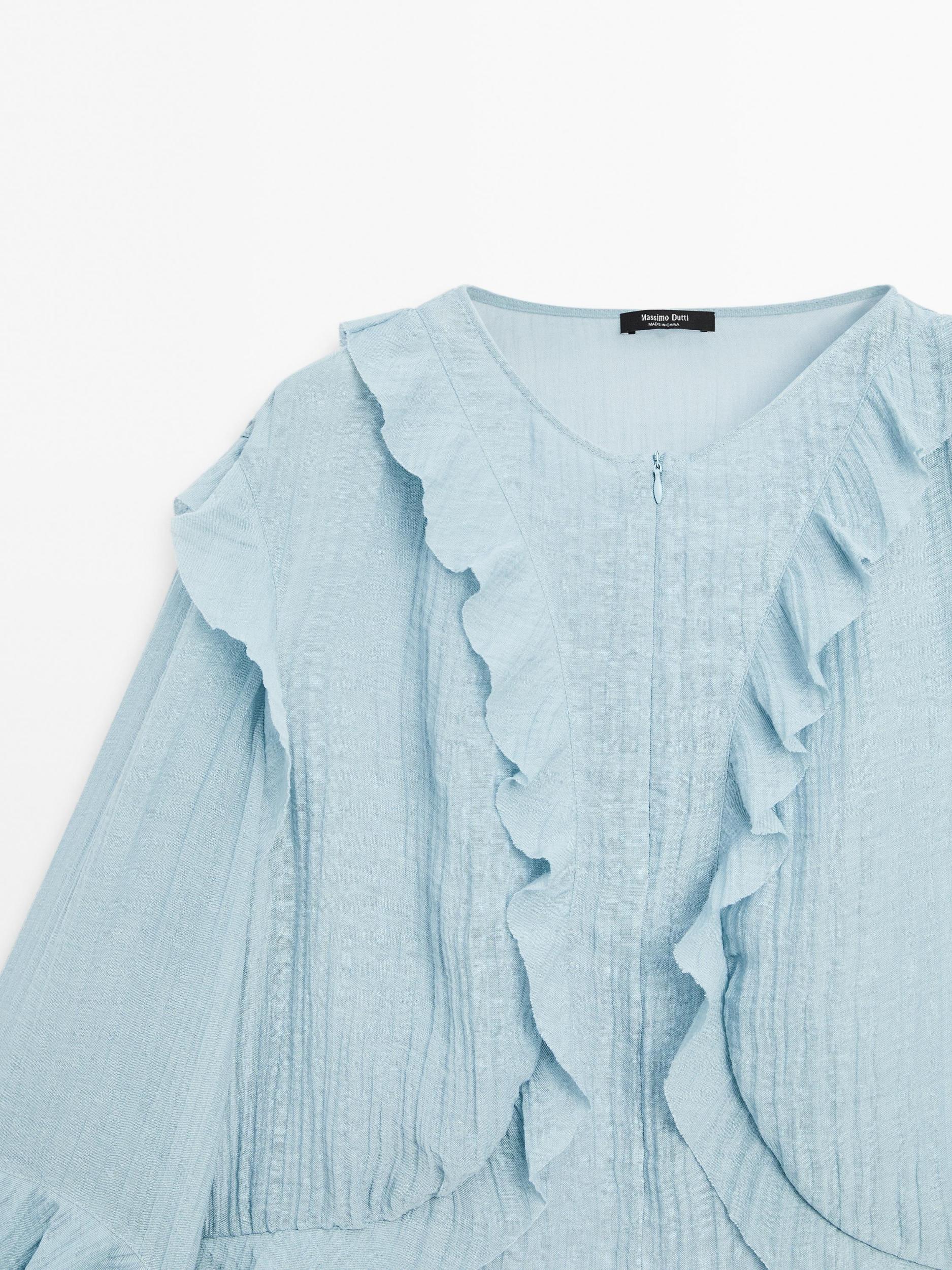 Flowing blouse with ruffles Product Image