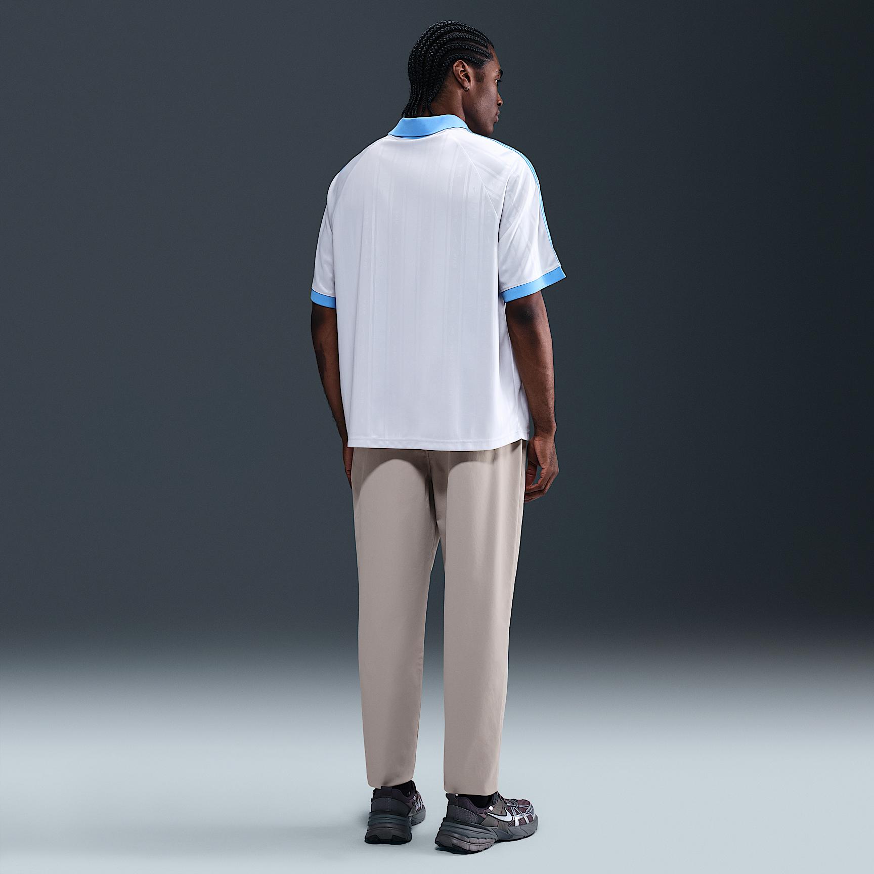 Nike Men's Club Woven Tapered Pants Product Image