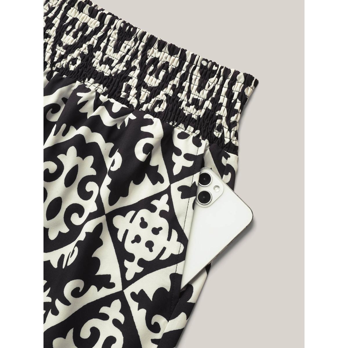 Plus Size Ornate Print Contrast Hem Straight Leg Pants Women Black Resort Straight Leg Mid Rise Vacation Pants BloomChic 12/L Product Image