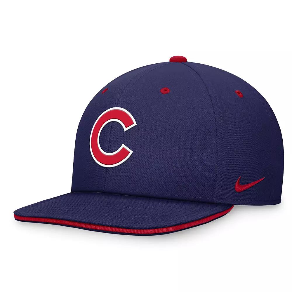 Men's Nike Royal/Red Chicago Cubs Evergreen Two-Tone Snapback Hat,  Product Image