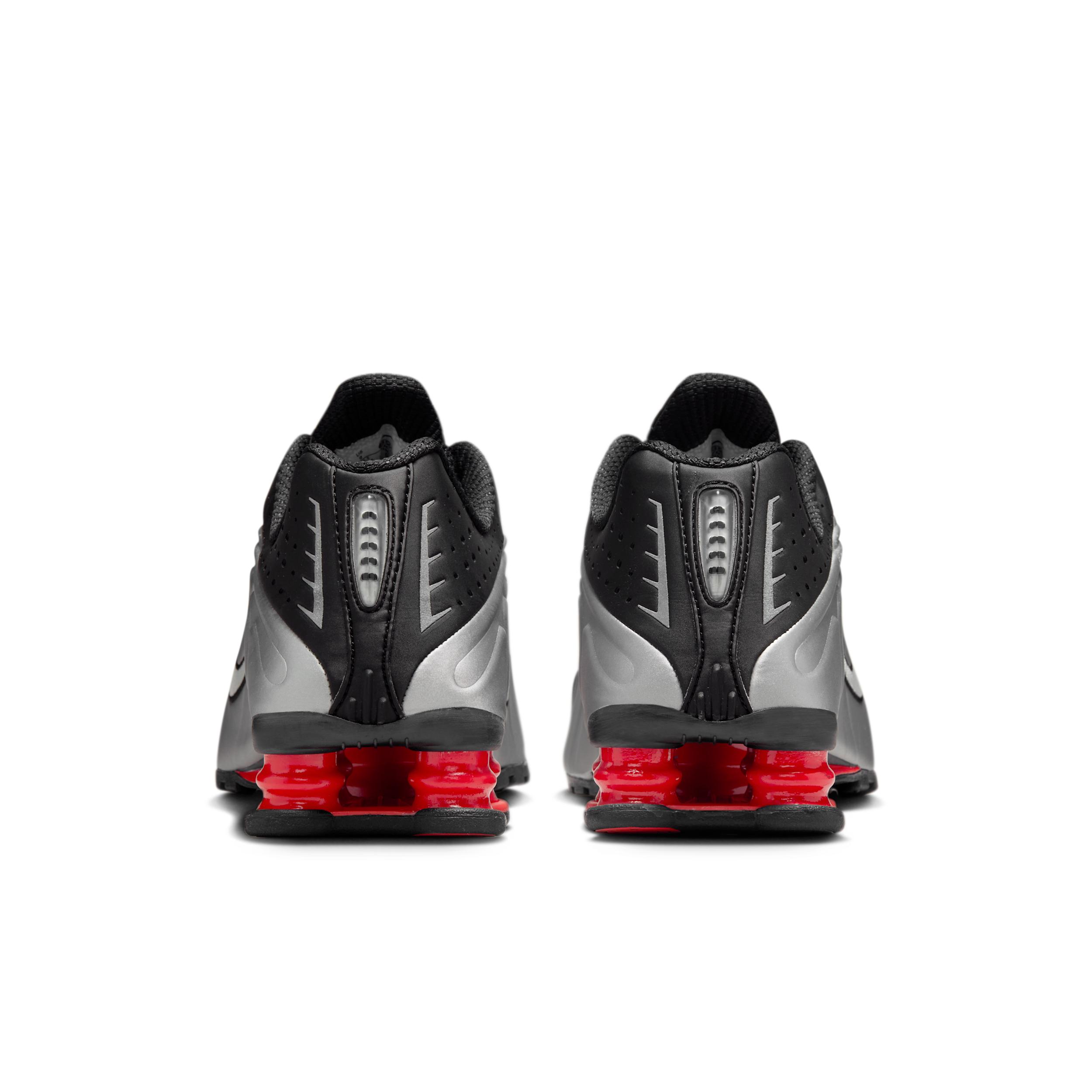 Nike Women's Shox R4 Shoes Product Image