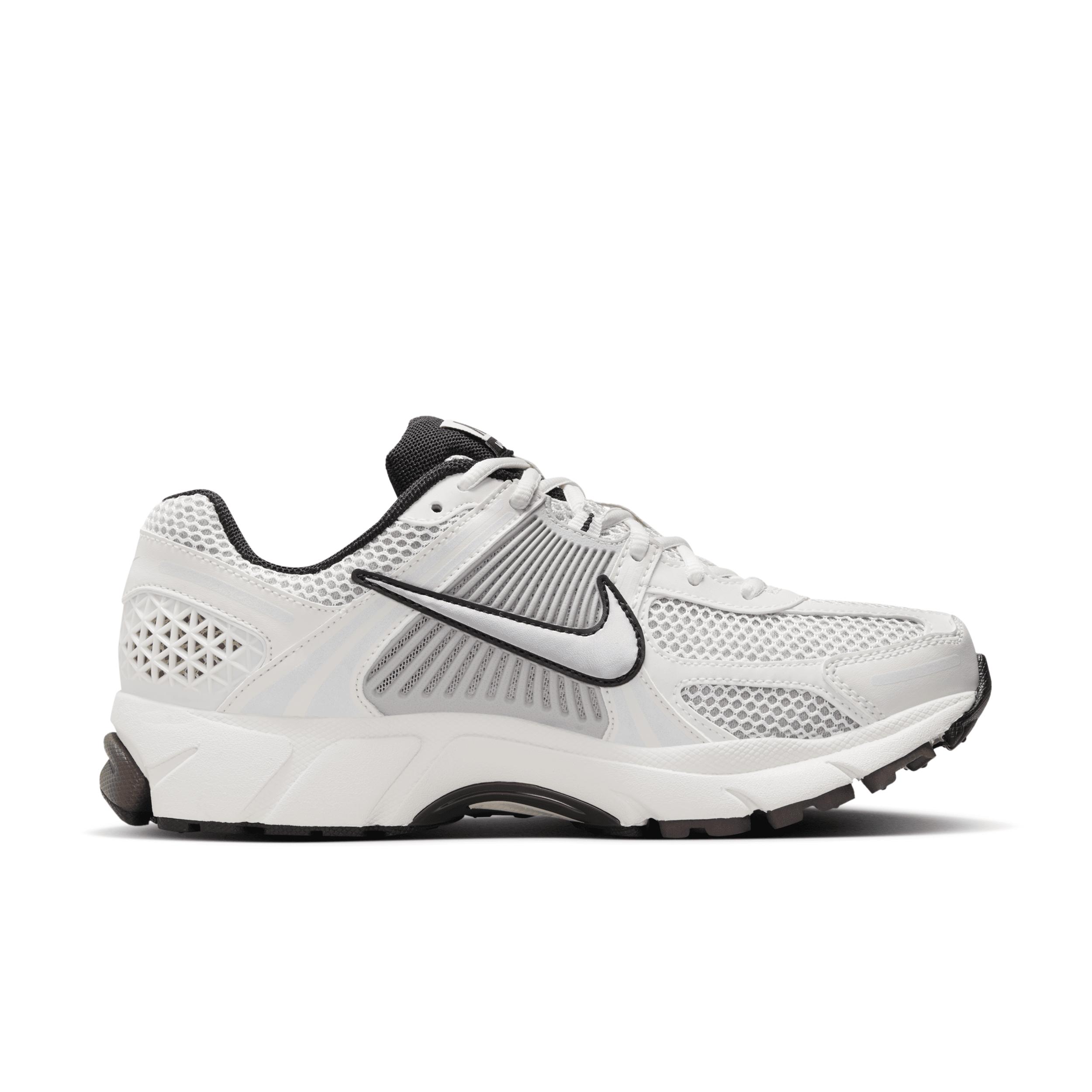 Nike Women's Zoom Vomero 5 Shoes Product Image