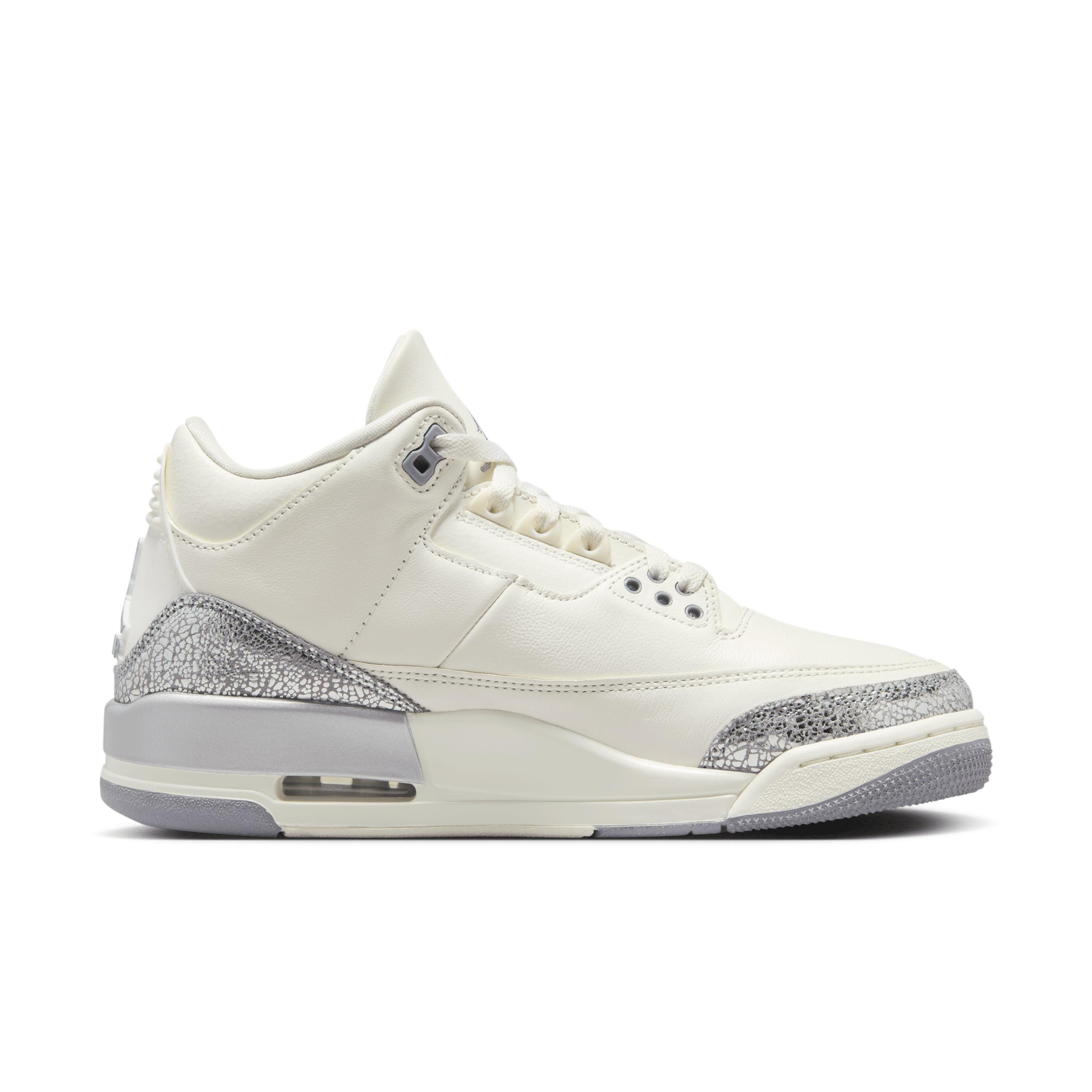 Jordan Womens Air Retro 3 Basketball Shoes Product Image