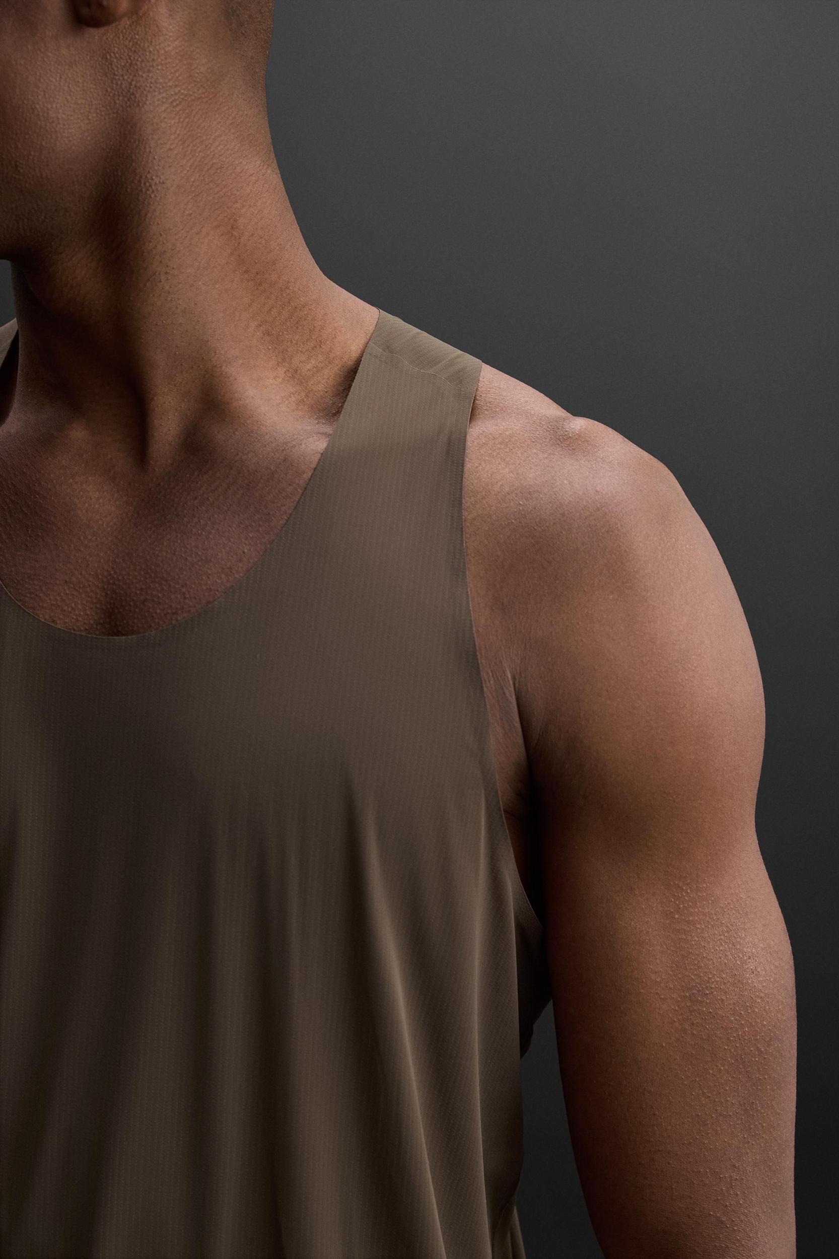 LIGHTWEIGHT TECHNICAL TANK TOP Product Image
